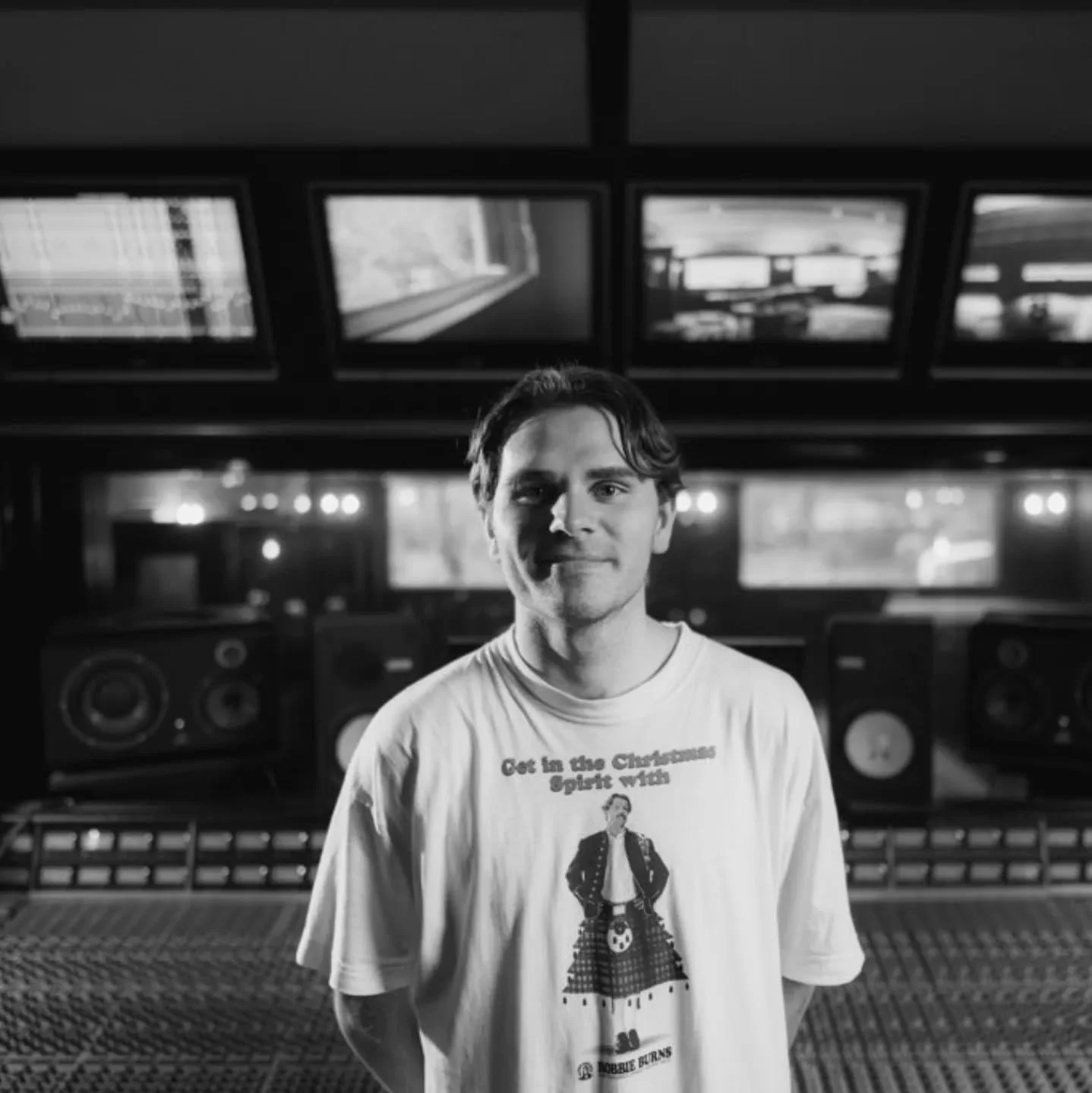 Work with me @thegrovestudios in 2025!
I Record, Mix and Play session drums 🙂