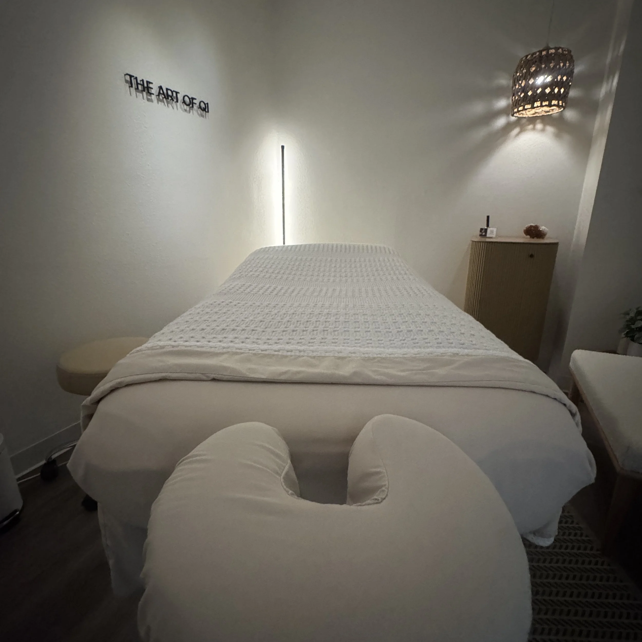 The Art of Massage: Why Clinical Deep Tissue Therapy and Tui Na Matter for Your Health