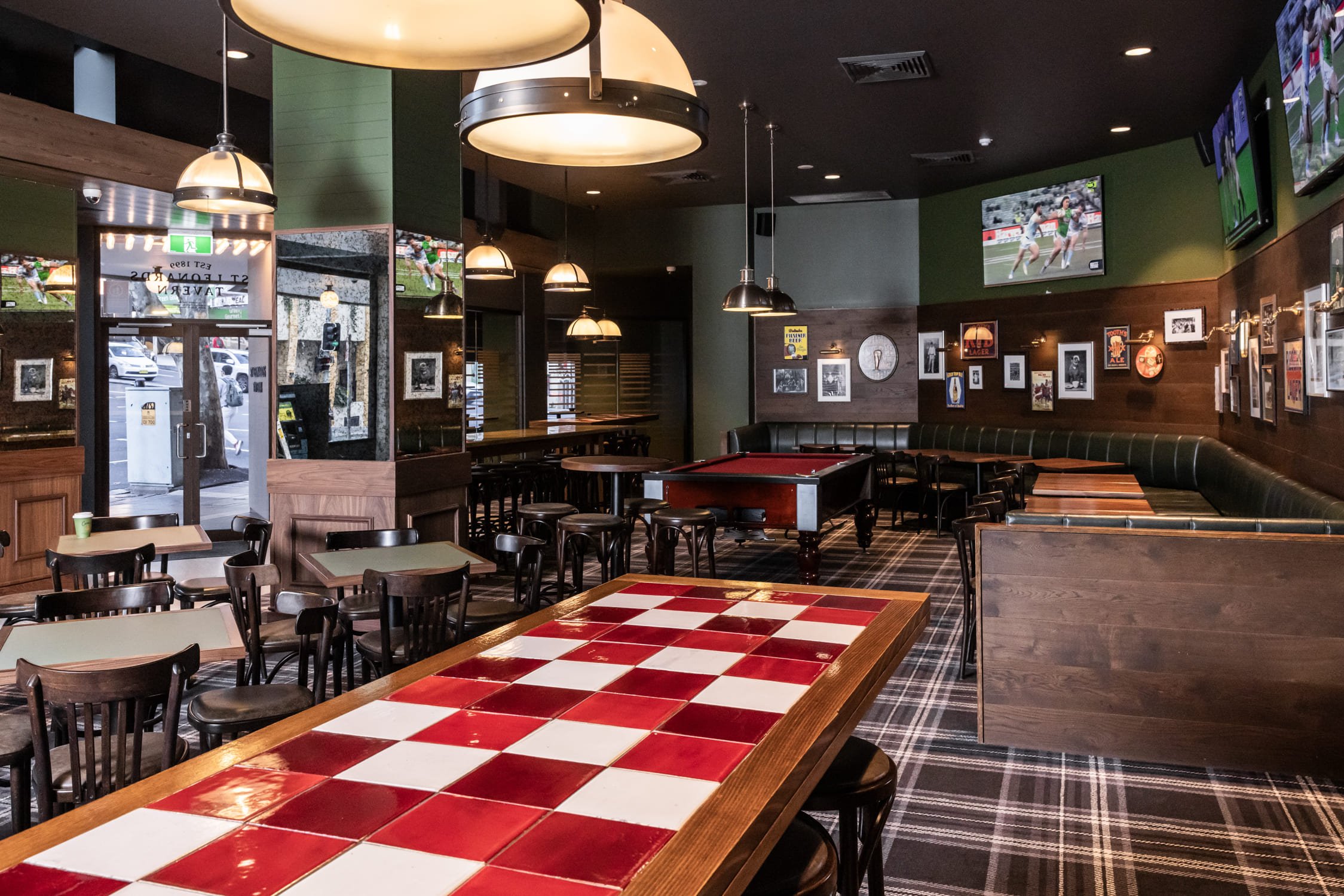 St Leonards Tav interior wide shot.jpg