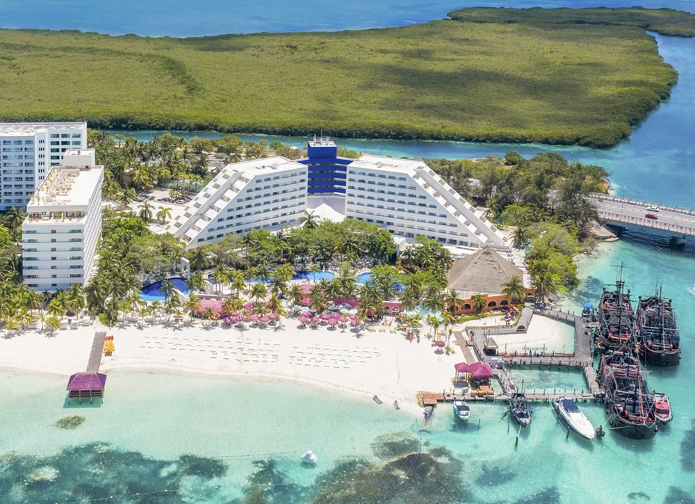 Grand Oasis Palm