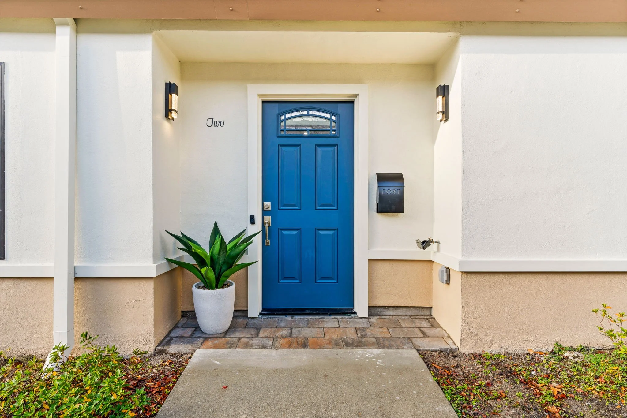 Exterior 19.jpg