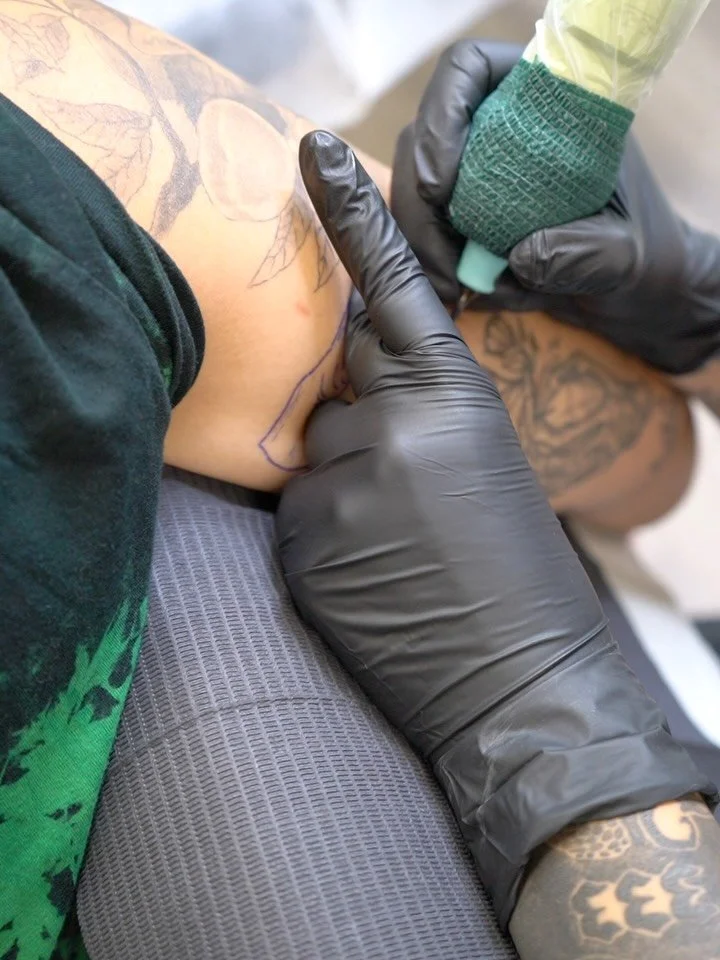 Straight from the shadows &mdash; Kim&rsquo;s take on Nosferatu&rsquo;s iconic hand 🖤 Clean, creepy, and classic.
Would you rock a horror-inspired tattoo like this? 👀

✨ Book your next piece at Morning Glory Tattoo and bring your favorite dark icon