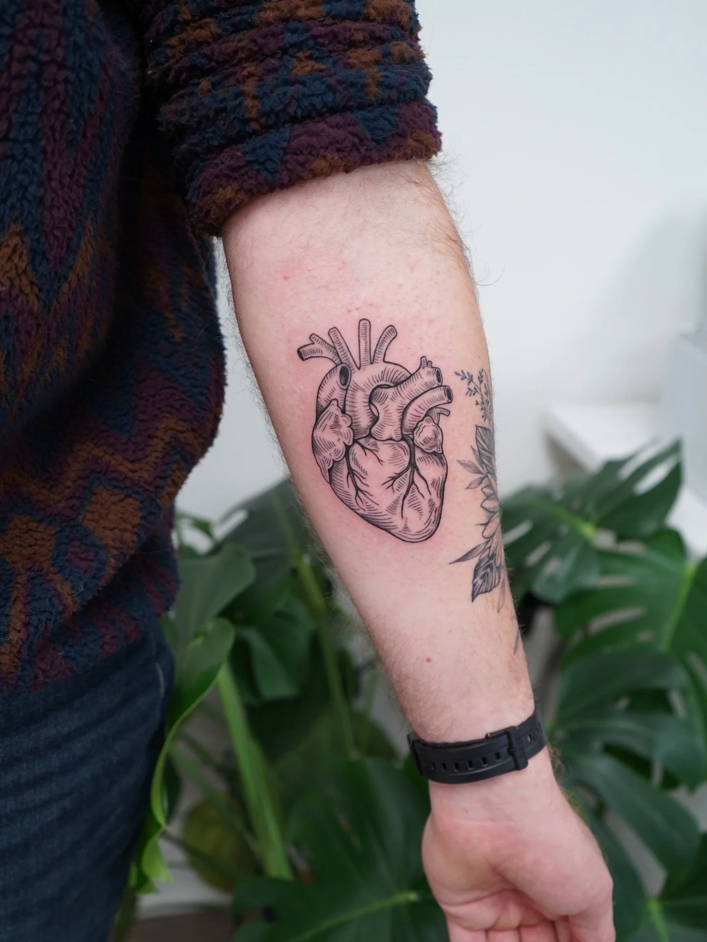 Anatomy, but make it art. 🖤 

An atomic heart beautifully done by @rebeccabettz