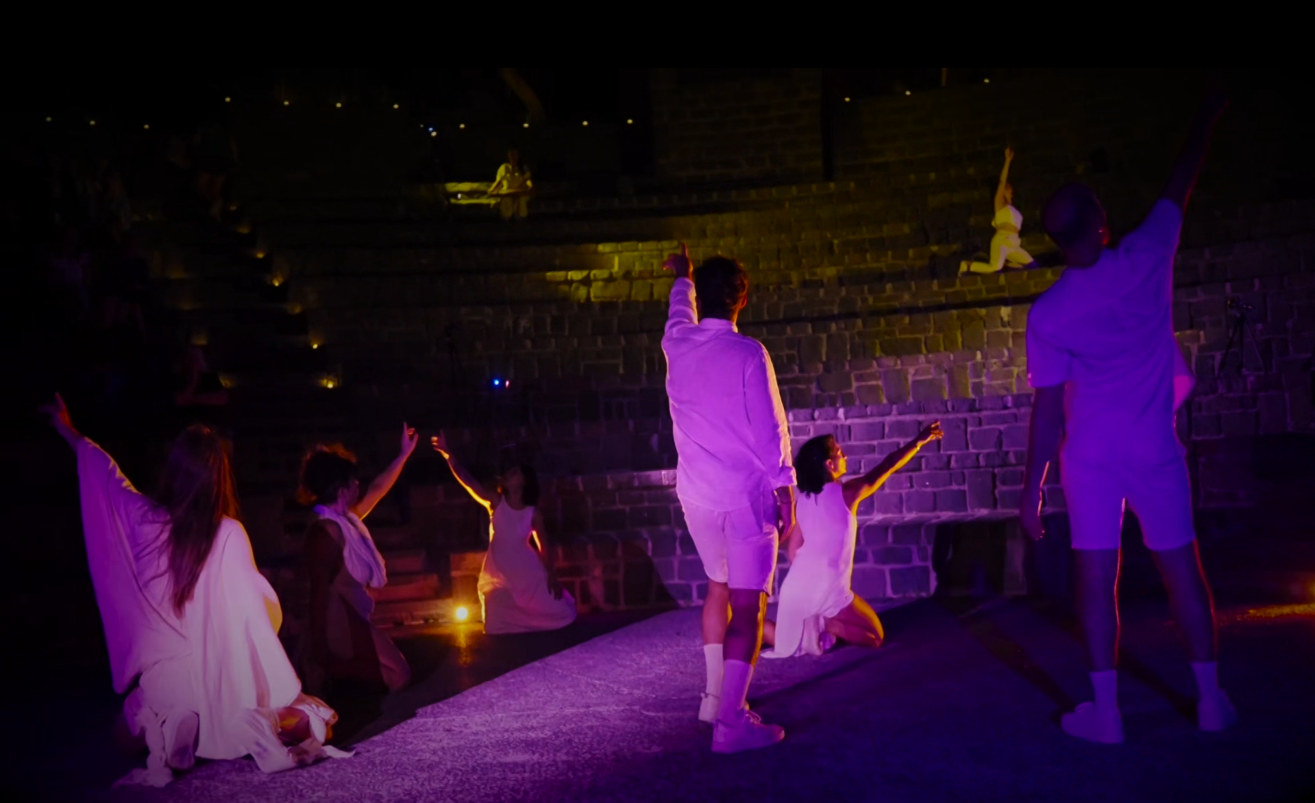 Naavai Vasht Performance_Elnaz Sheshgelani_1.png