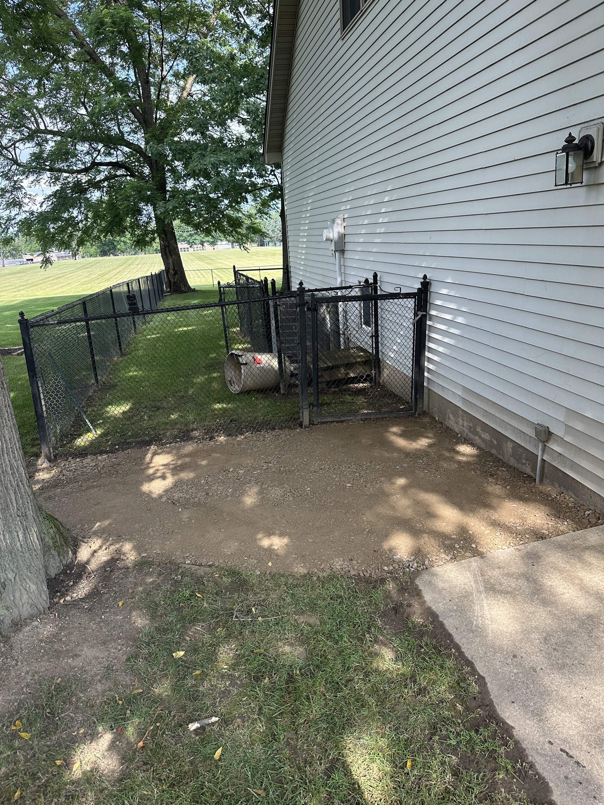 Designated garbage can spot