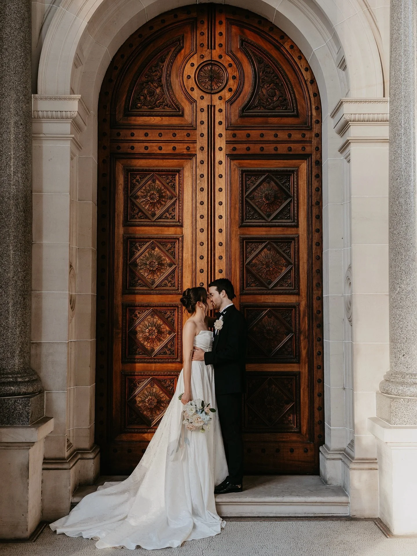 Doesn’t get much better for winter weather than on Billy & Phoebe’s stunning day π€β¨