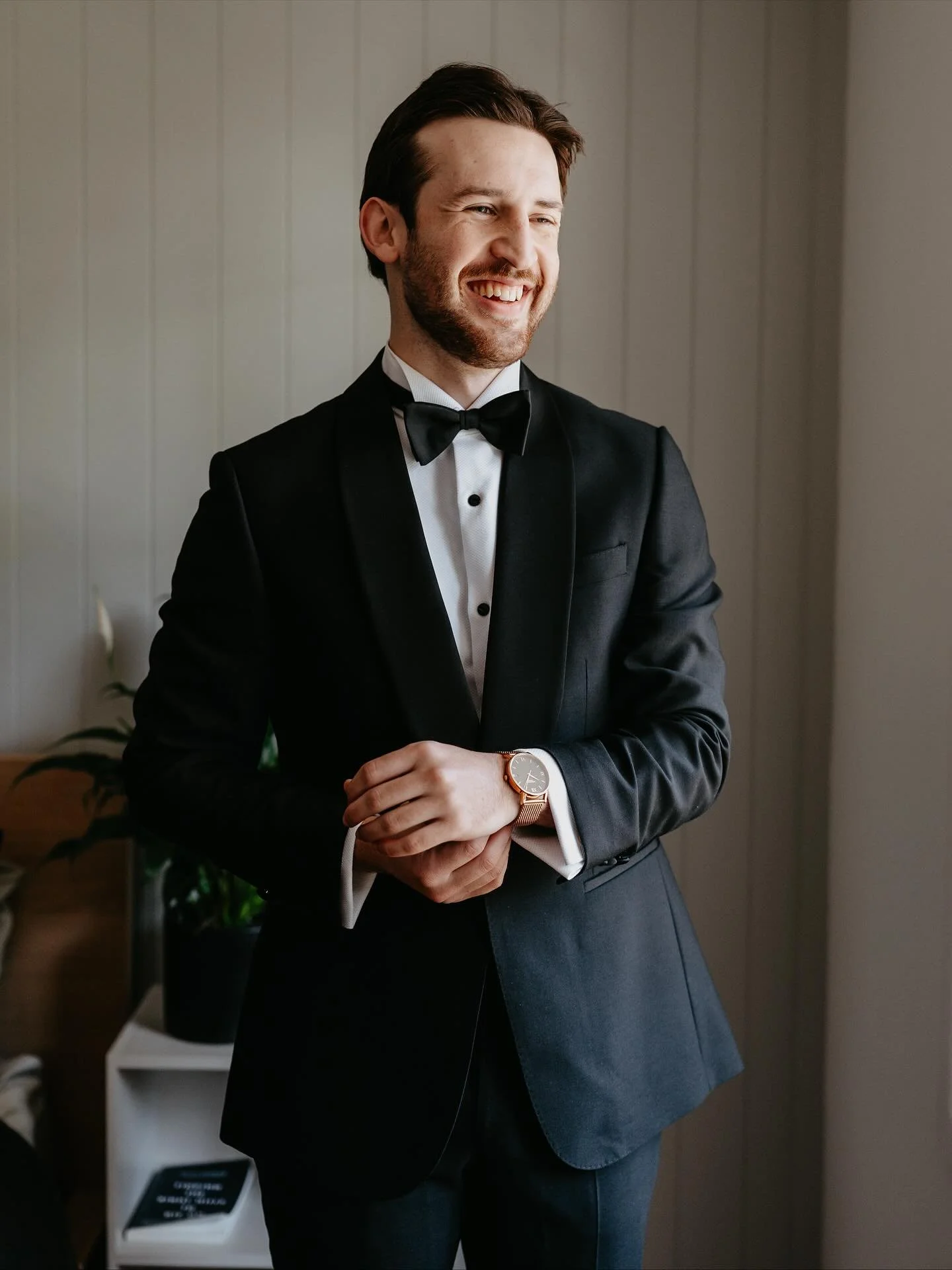 Bride & Groom Prep: One of my favourite parts of the day. It’s that mix of nerves, excitement, and quiet anticipation before it all begins. If you are considering whether prep photos are worth it, they definitely are. Here’s some of B