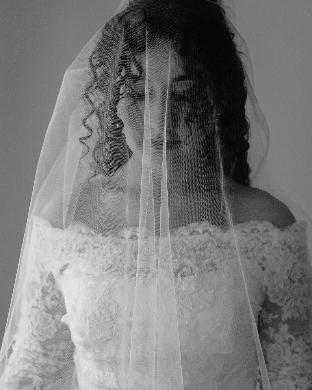 Quiet moments before the whirlwind. Bridal details before Zeke &amp; Selena&rsquo;s ceremony in Geelong 🤍✨

#geelongweddingphotographer #bridaldetails #geelongwedding #weddingdetails