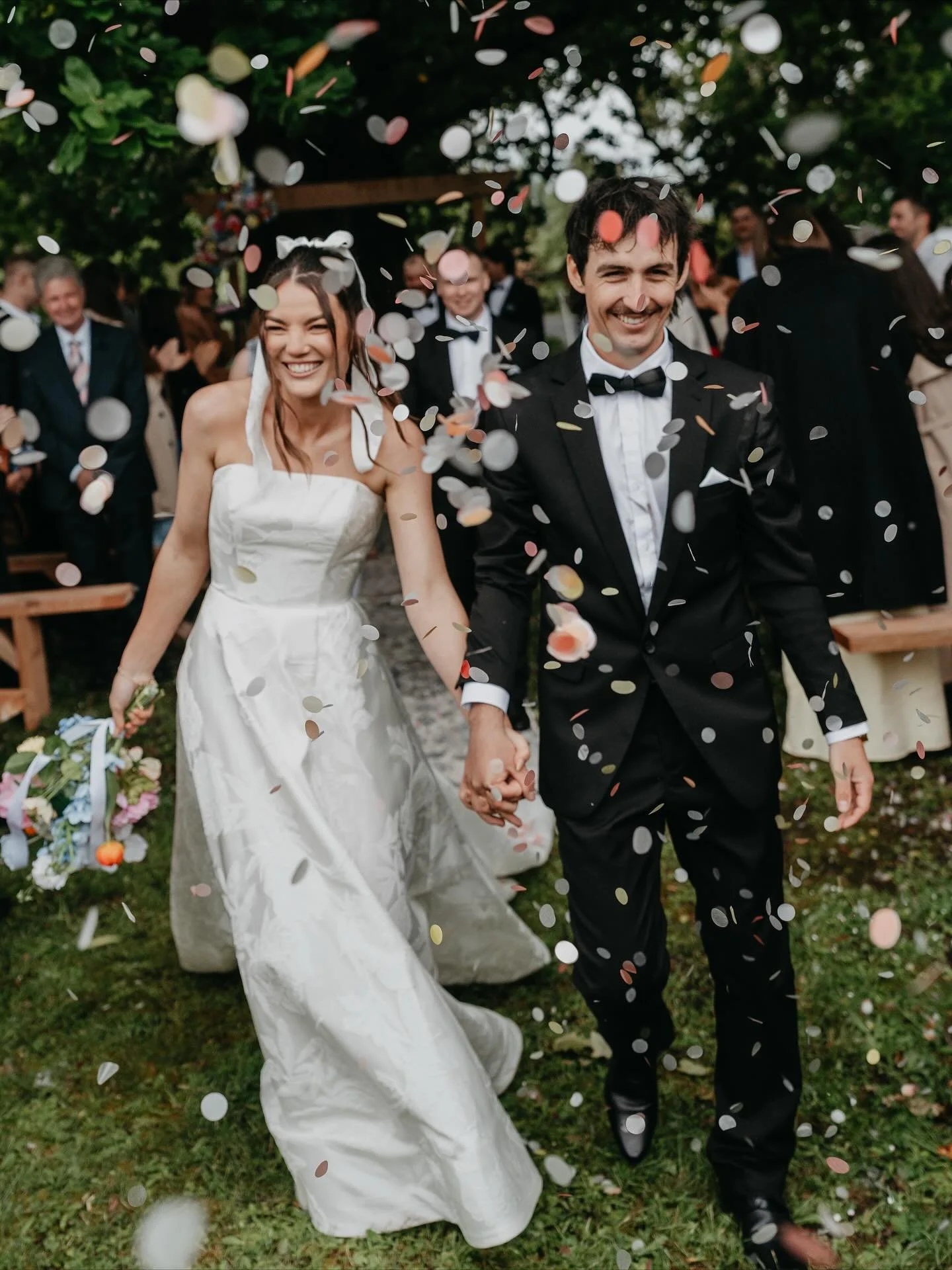 Rain, laughter, and one hell of a celebration! Cheers to Maleah and Nathan and their epic wedding day 🥂💍