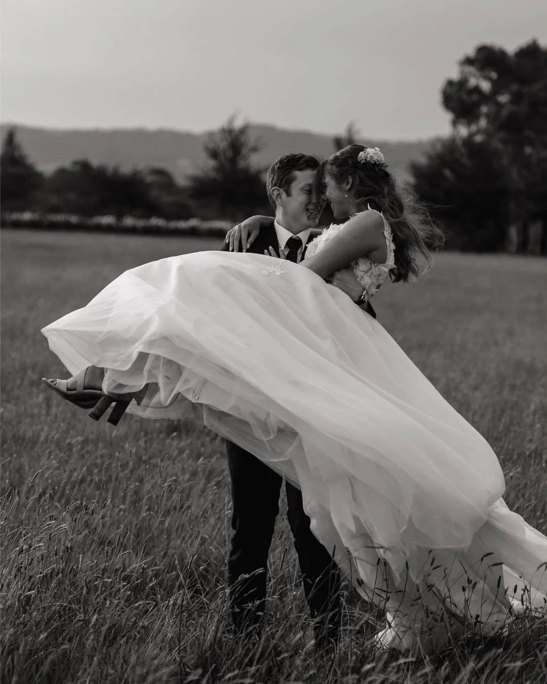 So many magical moments with Britt &amp; Lach at their wedding in the Yarra Valley this past weekend. Congratulations to these love birds 🥂✨

#yarravalleyphotographer #sunset #yarravalleywedding #alowyngardens #yarravalleyweddingphotographer
#weddin