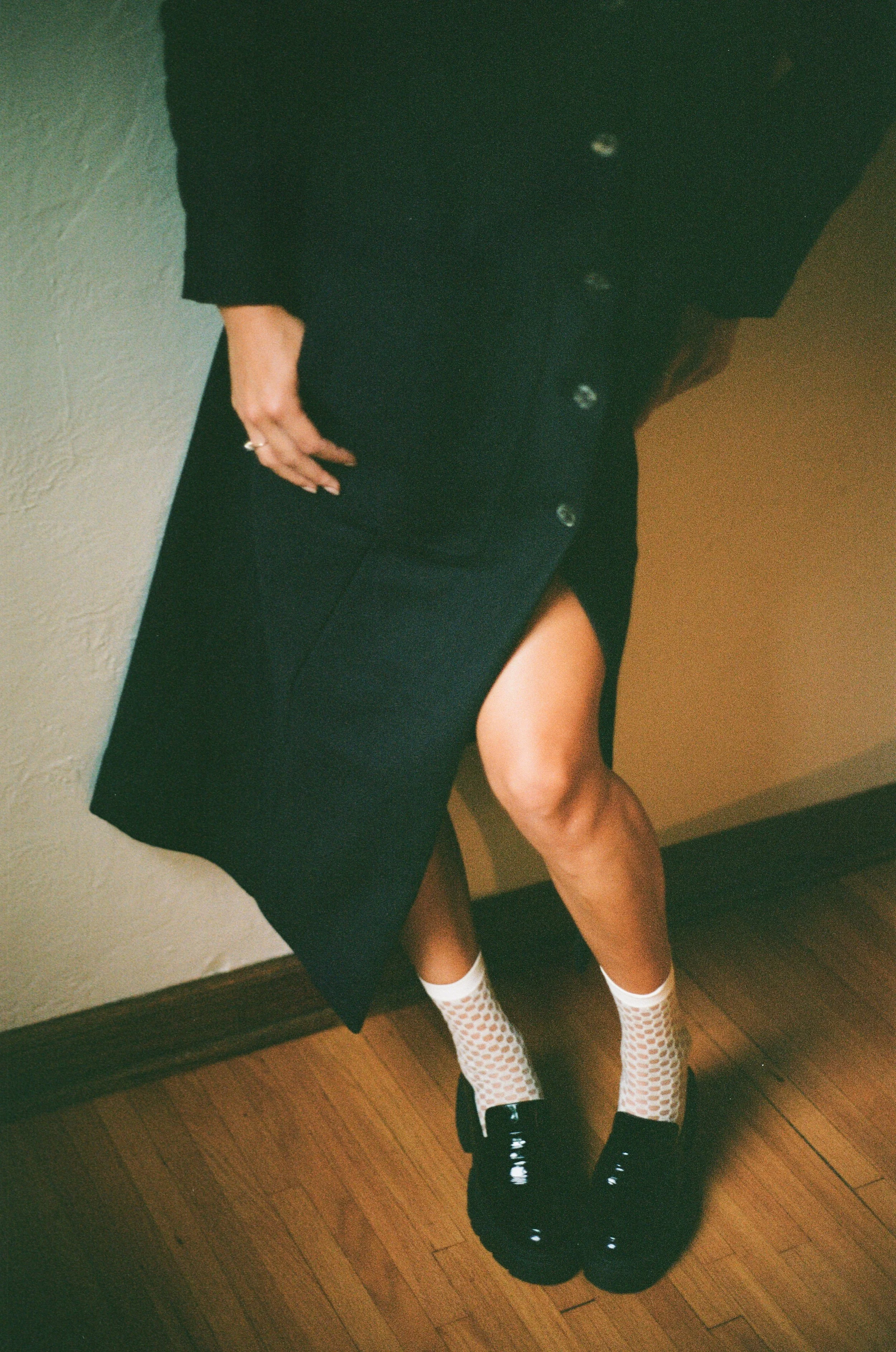 conrad car coat noir darion miller x maria stanley08.JPG