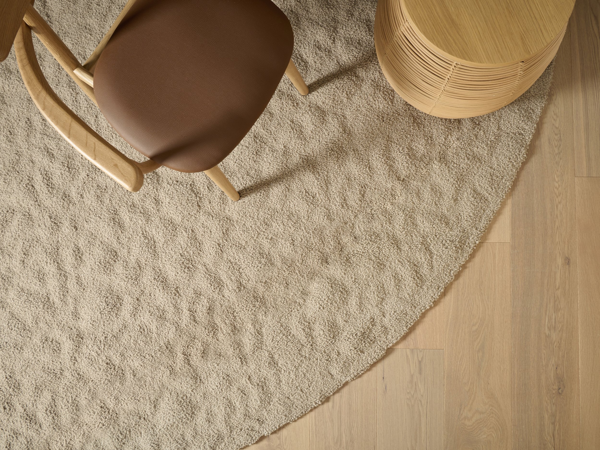 Earth-rug-FC-THE-ESSENTIALIST-121703-CASALIS.jpg
