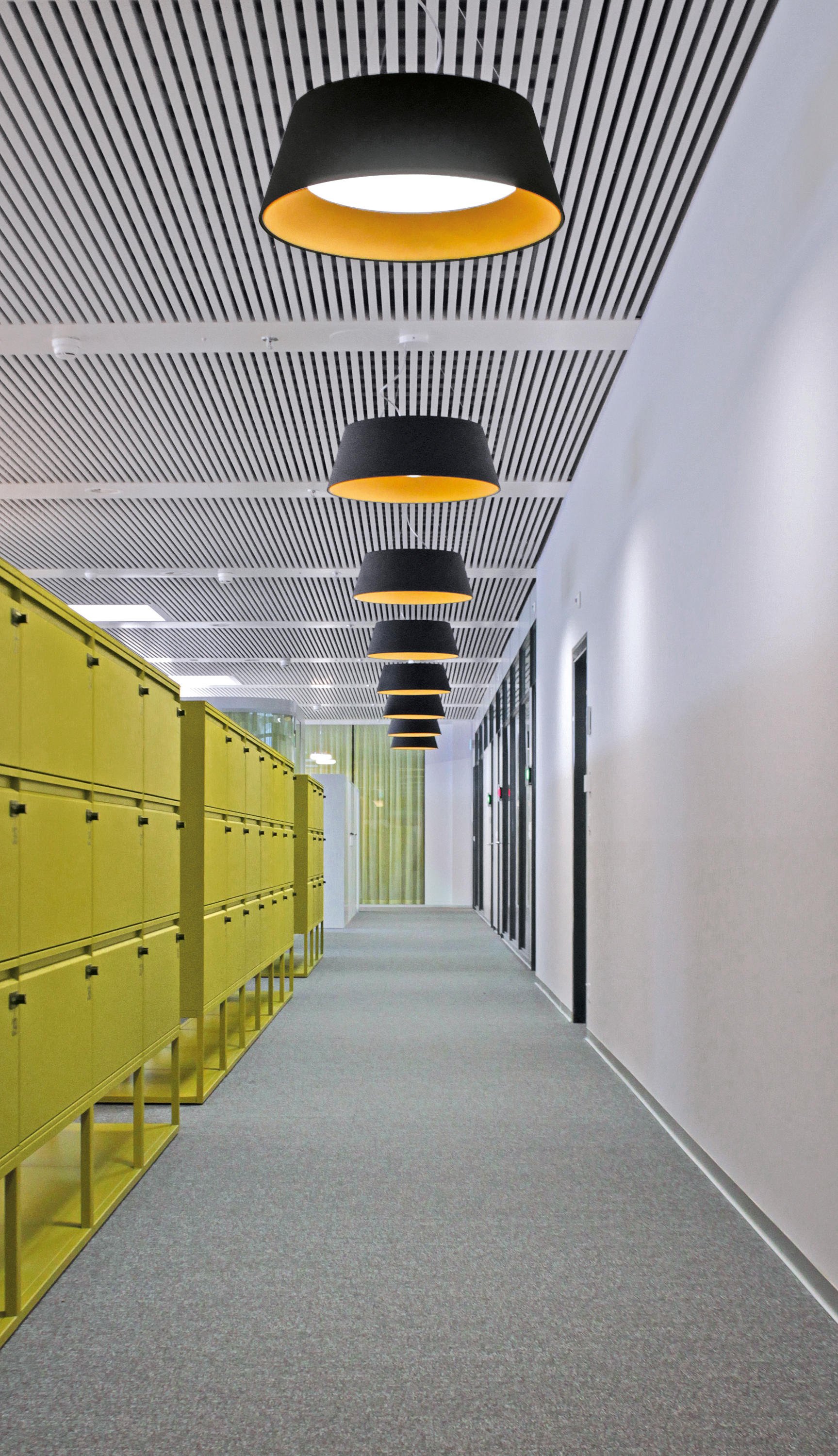 beam-me-up-surface-x1-515-grossraumbro-schnbhl-schweiz-2-fam-g-arcit18.jpg