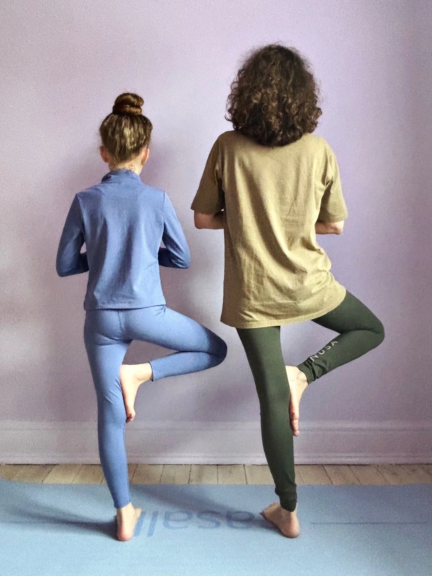 M&aring;ske er det noget for dig at g&aring; til FamilieYoga sammen med dit barn? 

&lsquo;Vi har v&aelig;ret rigtig glade for at komme til FamilieYoga hos Karina. Hun er meget n&aelig;rv&aelig;rende og laver FamilieYoga i b&oslash;rneh&oslash;jde. D