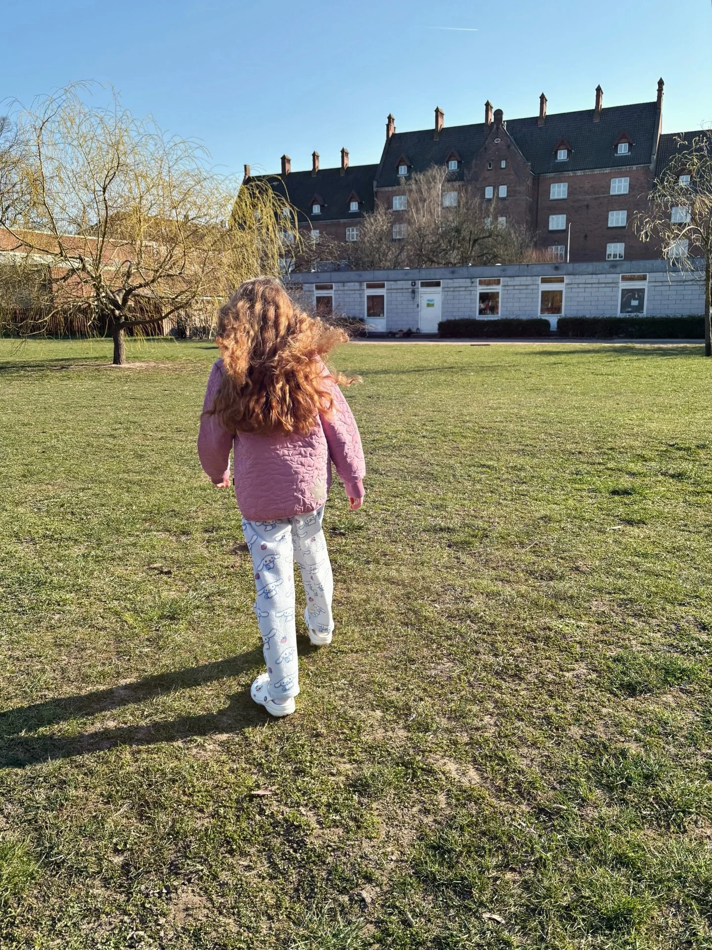 Hvis dit barn siger: &lsquo;det er kedeligt&rsquo;, kan det betyde: &lsquo;det er sv&aelig;rt&rsquo;.

Det kan f&oslash;les skamfuldt for dit barn at indr&oslash;mme, at noget er sv&aelig;rt. M&aring;ske handler det sv&aelig;re om, at dit barn ikke h