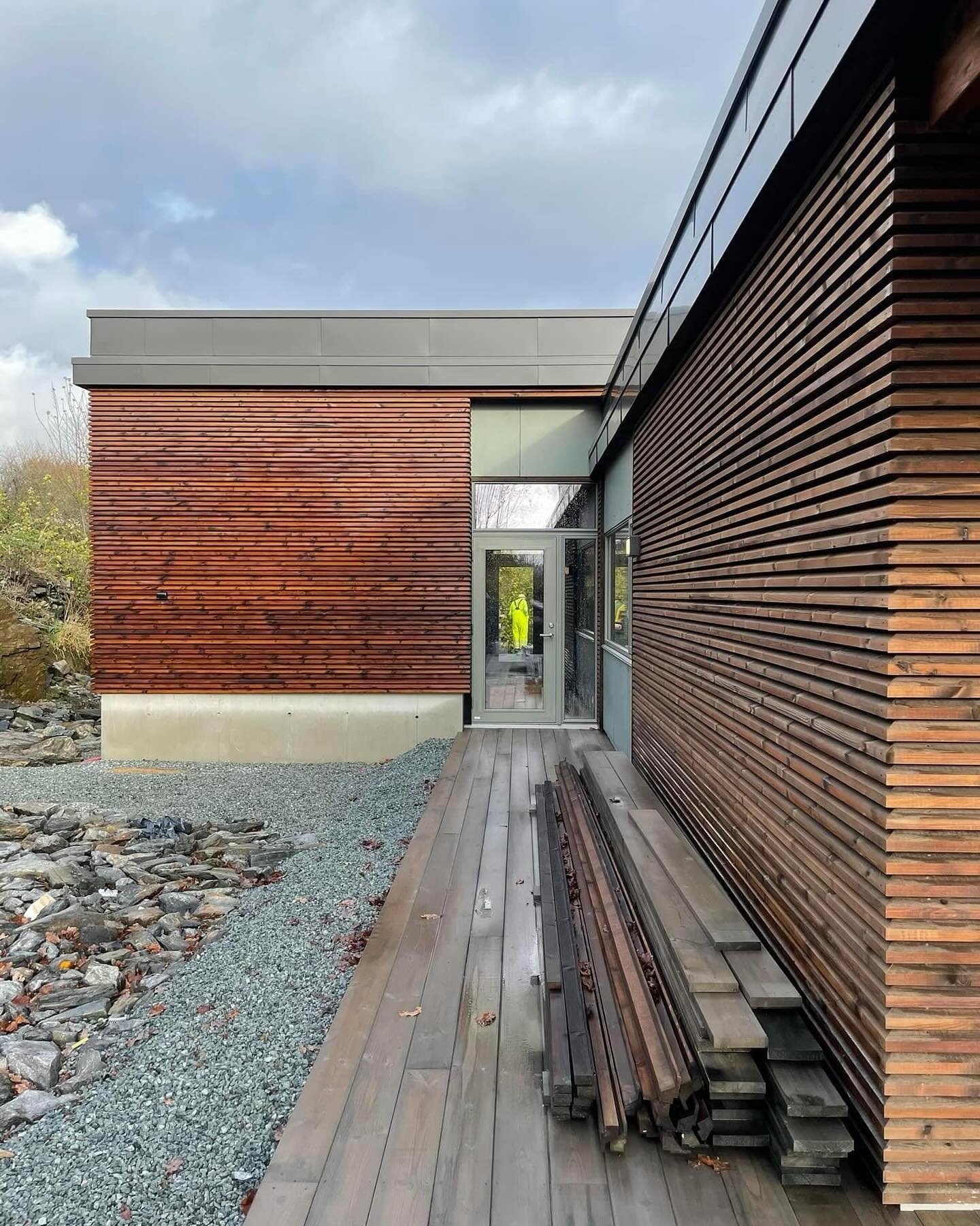 God fredag og helg✨
Bilder fra prosjektet &laquo;Hytte Ryfylke&raquo;, som ble ferdigstilt i 2023✨
-
#hytte #hytteprosjekt #arkitekttegnet #arkitekt #heatarkitekter #heatinteri&oslash;r #cabin #nordiccabin
