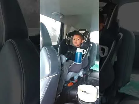 “ Ogni mattina faccio ascoltare ai miei figli le canzoni delle Scritture e da anni prego perché ne abbiano qualcuna nella loro lingua, perché in italiano non c'è niente di simile! Dio ha ascoltato le mie grida e ha usato la mia fantasti
