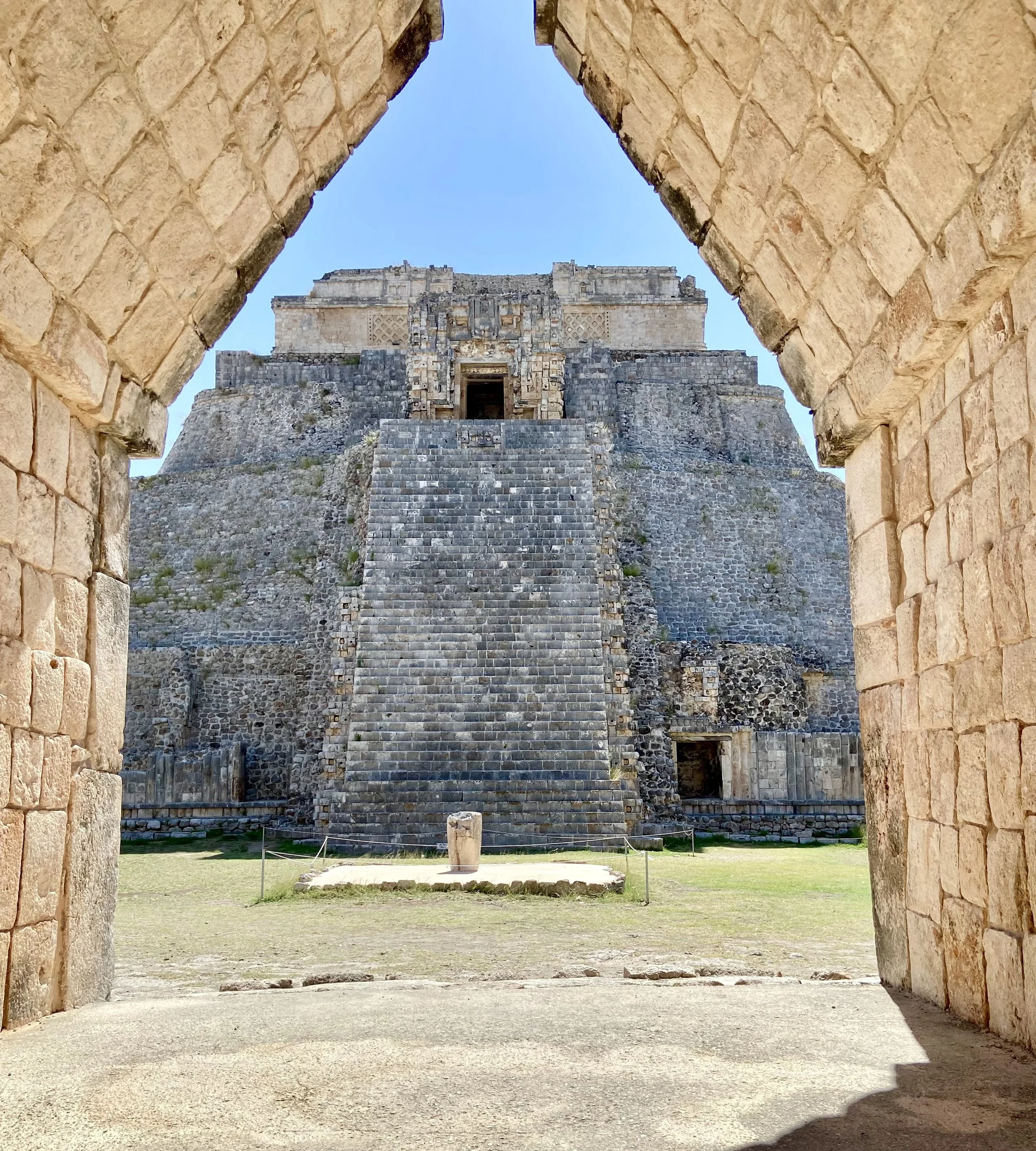Uxmal. Adivino-Pyramide, Pyramide des Wahrsagers
