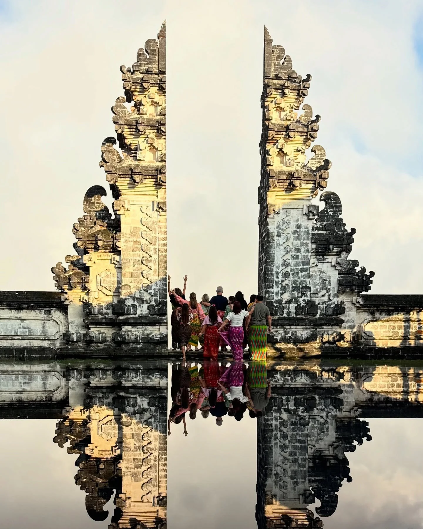 Ad portas de nuestro primer viaje grupal 2025 🇮🇩🌺🌊📿

Viviremos 12 d&iacute;as entre arrozales, templos, playas paradis&iacute;acas y gente linda ✨💘

De la mano de @mercemolinas descubriremos Bali y las Gili Islands en un viaje para recordar sie