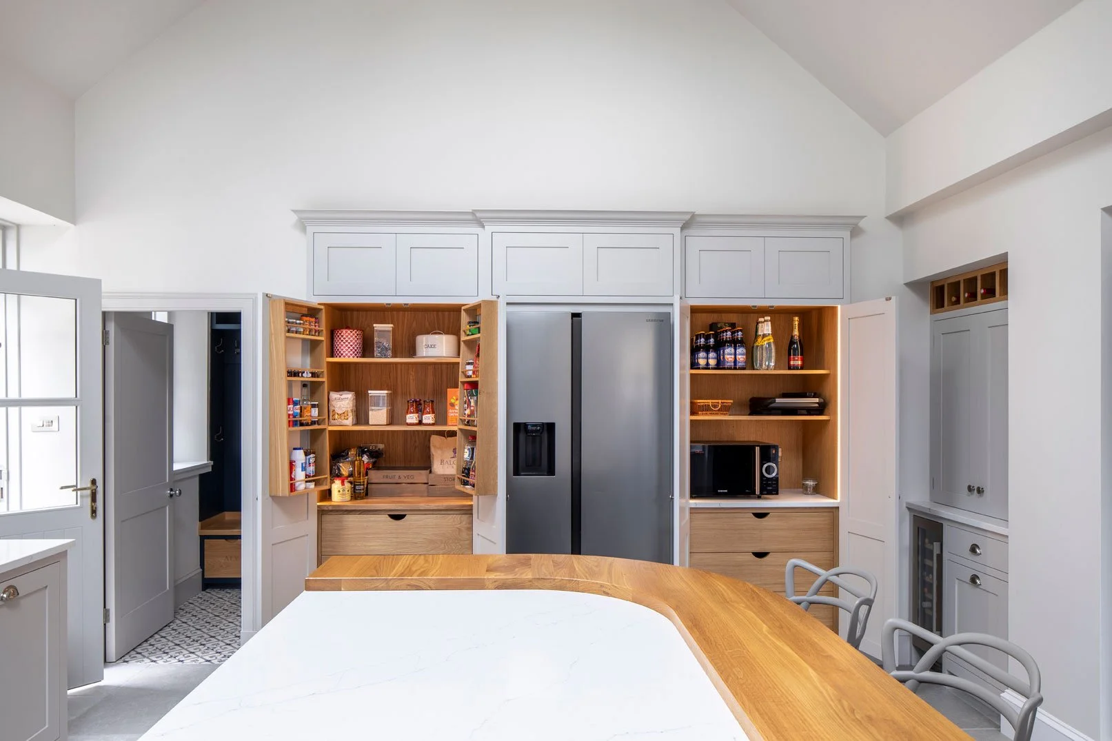 Timeless Family Kitchen 02