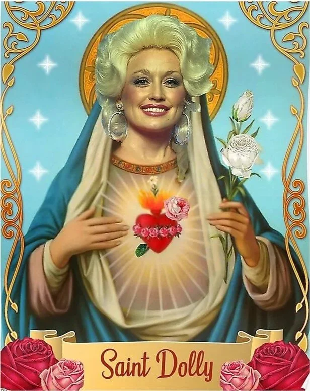 Listen Up: Matcha innehållet i Dolly Partons låt 9 to 5 till bilderna i rummet. Kul aktivitet på Teamfabriken Malmö.