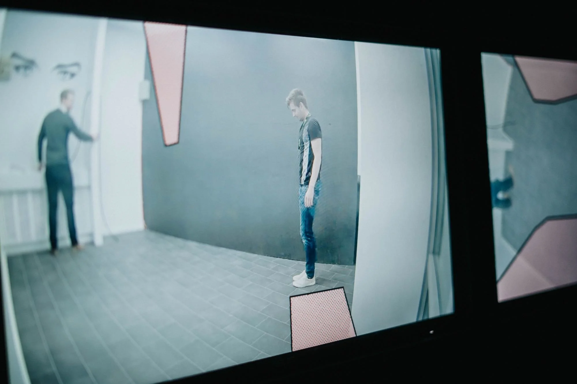 AXIS: En av 30 aktiviteter på Teamfabriken Malmö. Ta er osedda förbi den osynliga labyrinten guidade av era lagmedlemmar. 