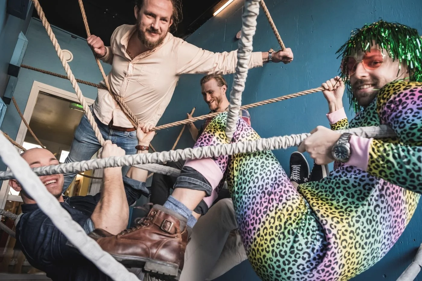 Spider Pig: Släpp loss barnet i er och klättra till tonerna av Homer Simpson i vår aktivitet Spider Pig.