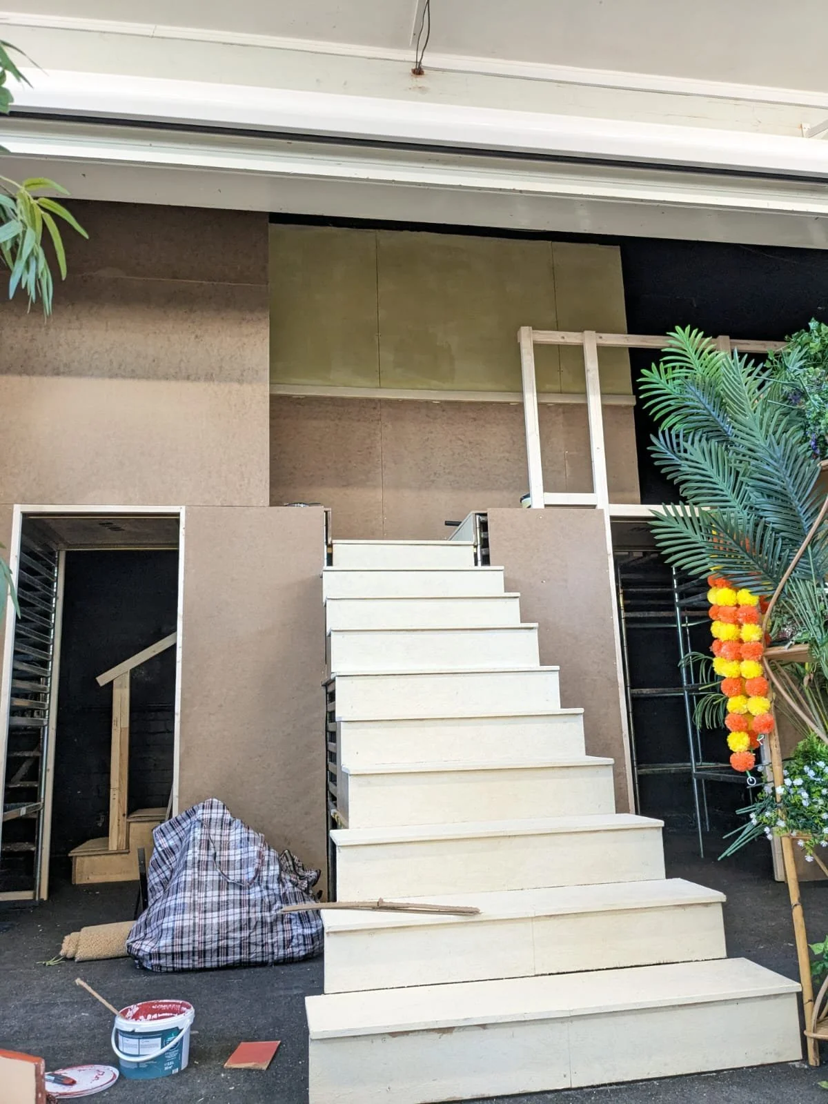 installing flats for set