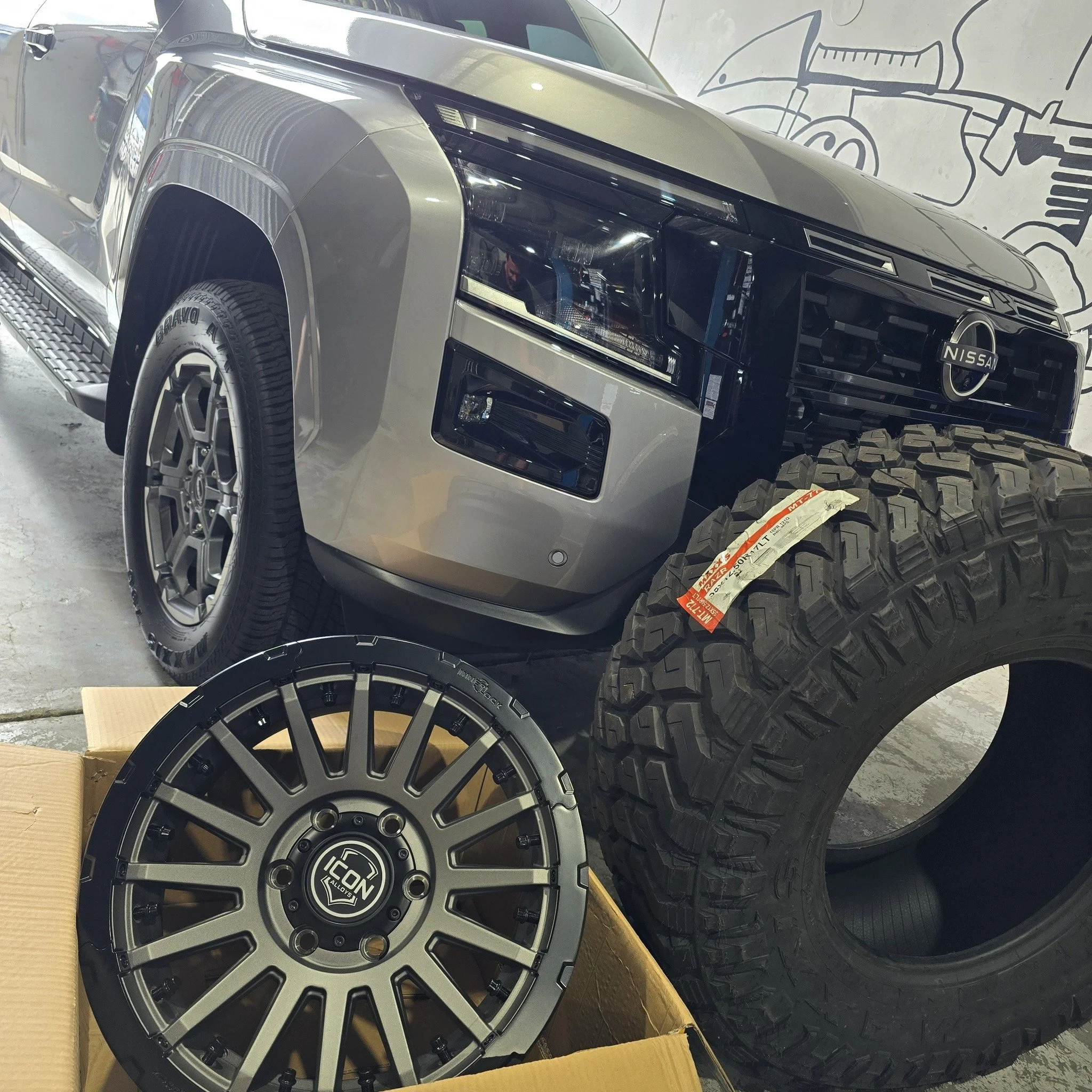New boots incoming for the new Workshop D27 Navara

Icon 17s with "Innerlock"  internal bead lock and 35" Maxxis Muddy.

Thanks @ityres.net.au 

#ityre 
#whatwarranty
#CRG 
##crgdieseltuning 
#navara
#d27
#mvtriton
#newgen