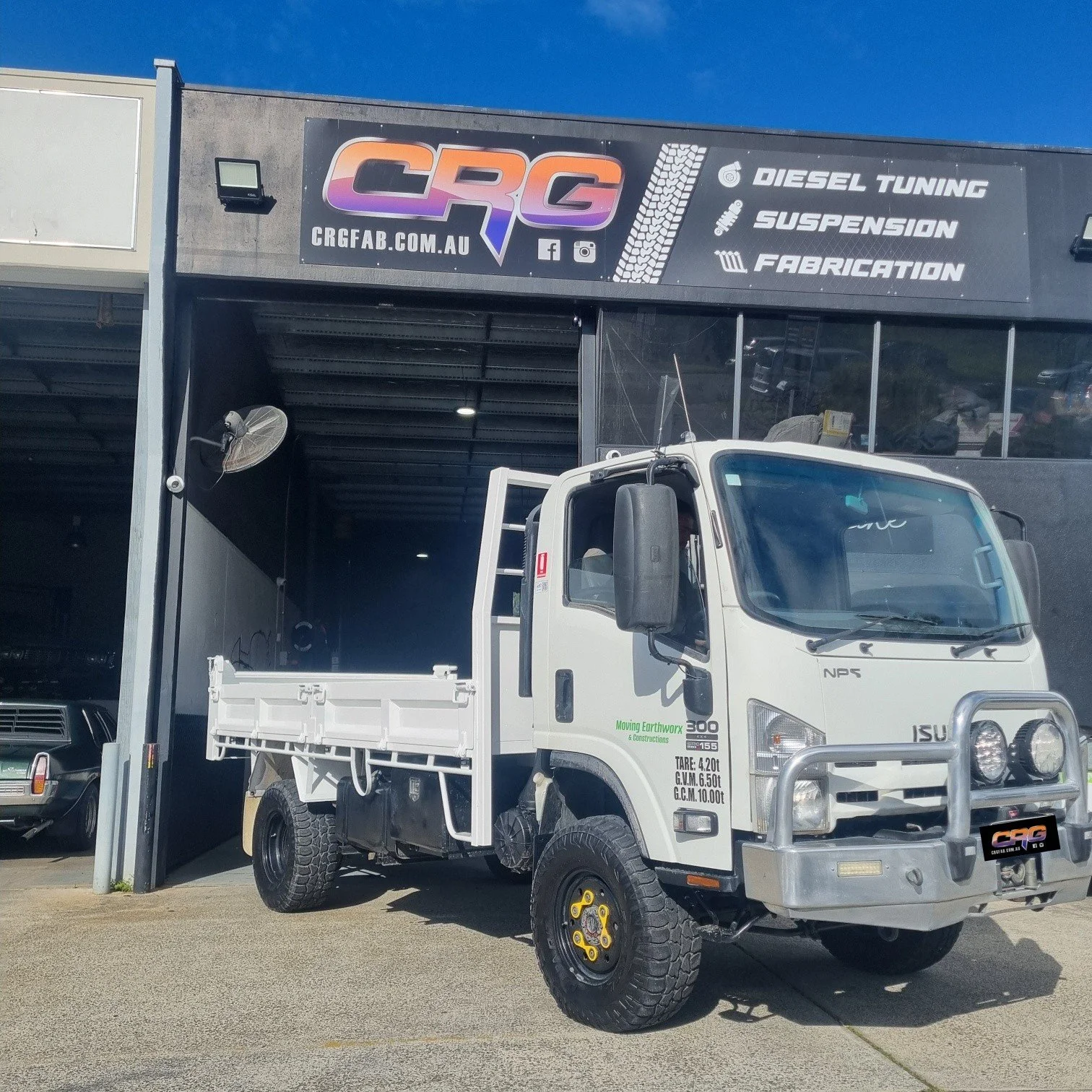 83hp and 242nm would barely pull the skin of old milk!!! 
Not even a 5 speed short ratio gearbox can compensate for  bugger all pulling power. 

But 171 and 529 is a very very different story!! 

This NPS on big tyres goes like a completely different