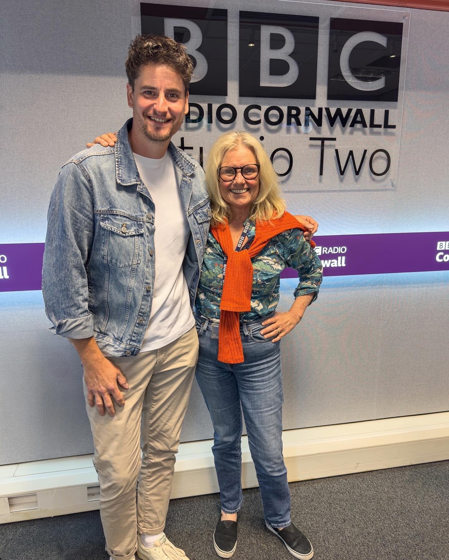 BBC Radio Cornwall!

A massive thank you to Julie Skentelbery @skentelbery and everyone @bbccornwall for having me on this morning to talk all things Tommy And The Pointers - and help start to spread the word.
Always a privilege to share what we&rsqu