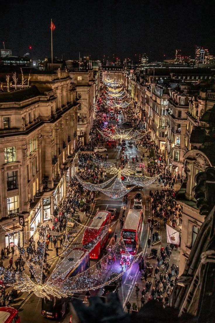 25 Best Christmas Decorations in London in 2025