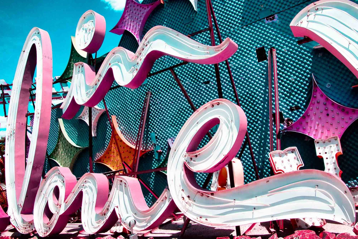 Afterglow Vegas — ក្នុង​ស្នេហា, Moulin Rouge neon, រូបថត​សិល្បៈ​ល្អ​ដោយ Ludovic Cazeba