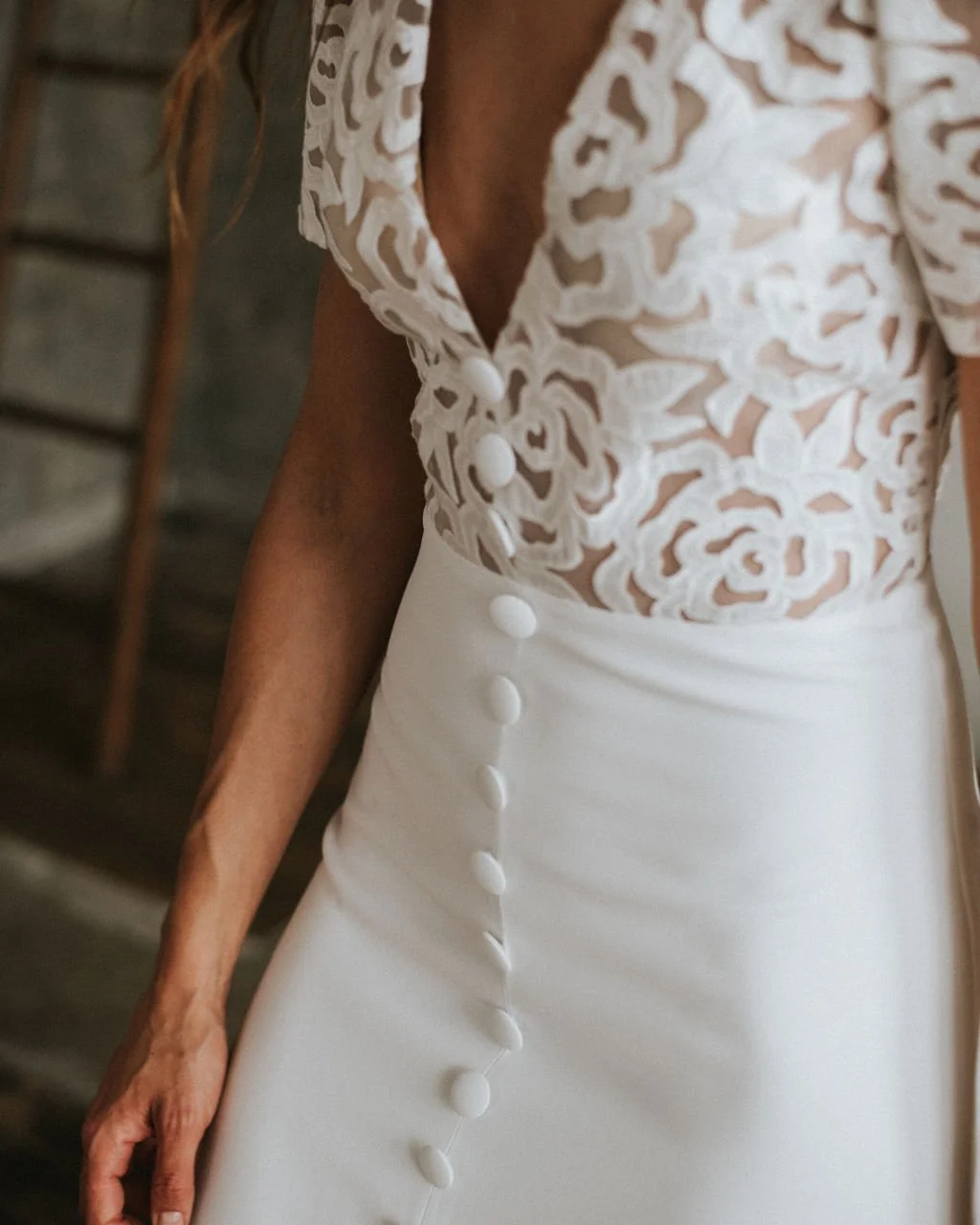 MA&Iuml;A 
Collection 2026 @mademoiselle_de_guise 

Succombez aux d&eacute;tails des boutons, du d&eacute;collet&eacute; et de la coupe de cette robe !

On adore son allure et sa f&eacute;minit&eacute;.

Photographe @candice.henin.photographe