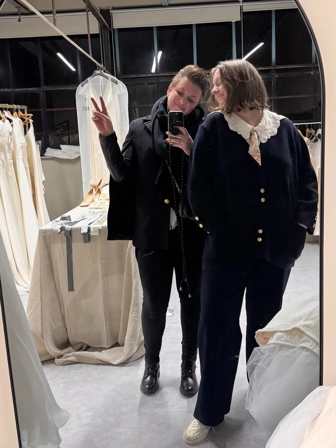 🤍 Ch&egrave;re L&eacute;a 🤍

Aujourd&rsquo;hui, c&rsquo;est un m&eacute;lange d&rsquo;&eacute;motion et de gratitude qui m&rsquo;habite.
Tu as rejoint Ma Petite Robe Blanche il y a quatre ans, avec ta douceur, ton professionnalisme et cette bienvei