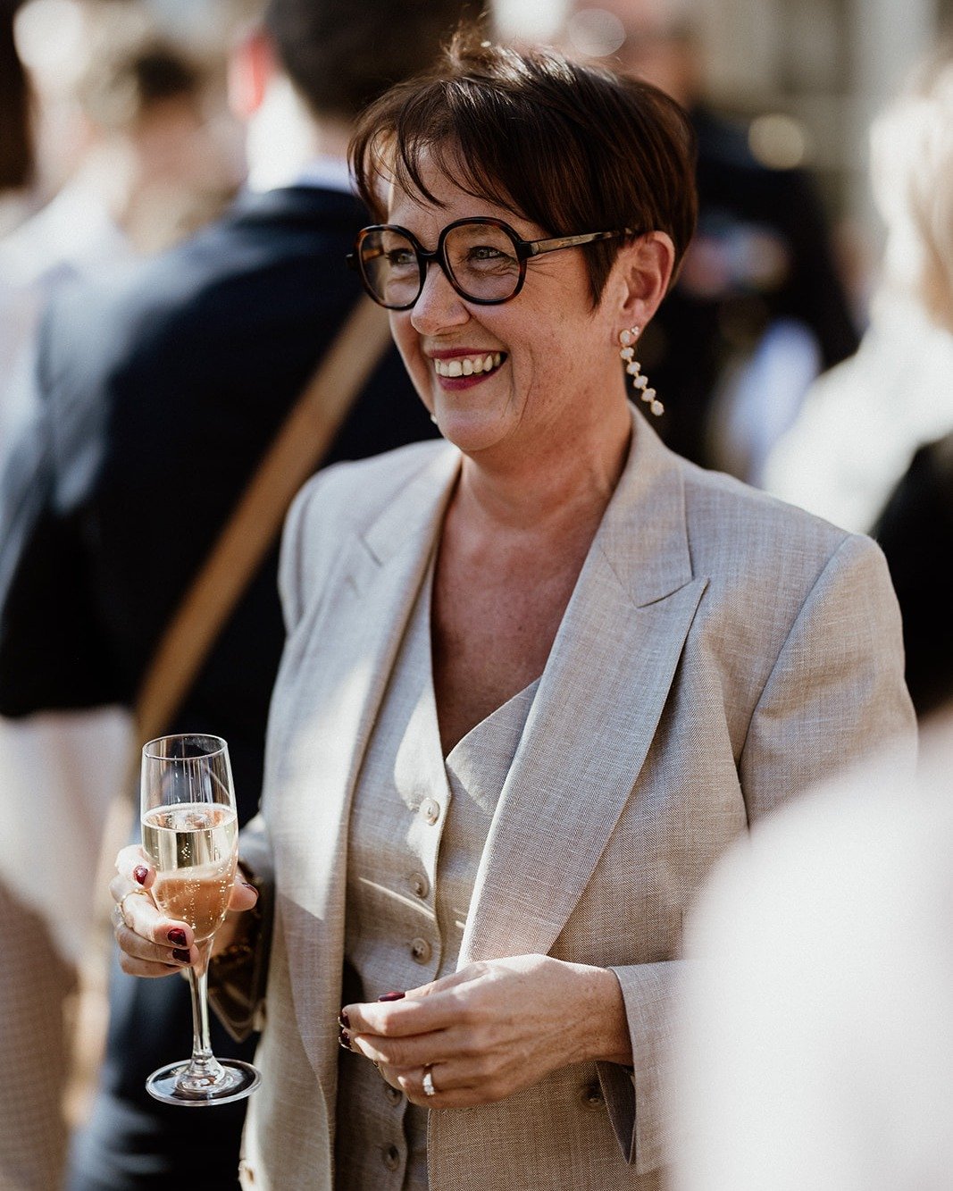 Envie d'un costume 100% f&eacute;minin ?
C'est chez @mprb_dunkerque que &ccedil;a se passe !

Florence a choisi le costume sur-mesure pour dire "OUI" &agrave; sa fa&ccedil;on. 
Un trois pi&egrave;ces de chez @loropiana en lin, laine et soie