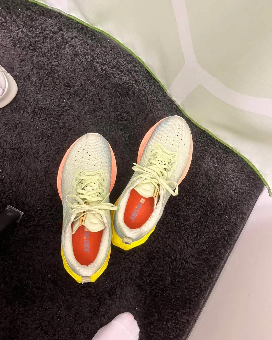 🌸👟 Pfingstsonntag = Zeit f&uuml;r Bewegung, frische Luft und neue Energie!

Mit den richtigen Sporteinlagen von jurtin_medical_systemeinlagen l&auml;uft&rsquo;s einfach leichter &ndash; egal ob Spaziergang, Lauftraining oder aktive Familienzeit. ☀️