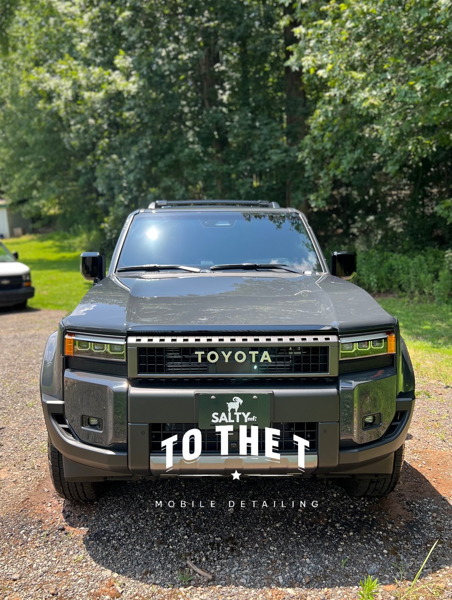 This Toyota Land Cruiser got our Express Refresh In &amp; Out Detail, bringing back that crisp, clean look! ✨ A quick but thorough refresh to keep it looking its best! 🔥

Looking to give your ride the ultimate protection and premium care? We bring t