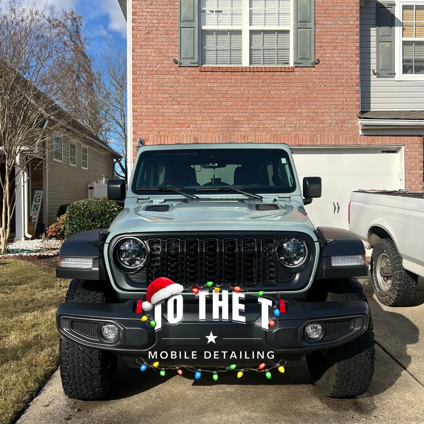 This Jeep Wrangler Rubicon got our Express Refresh In &amp; Out Detail, bringing back that crisp, clean look. Also topped it off with our Ceramic Wax for that extra shine and protection! ✨ A quick but thorough refresh to keep it looking its best! 🔥
