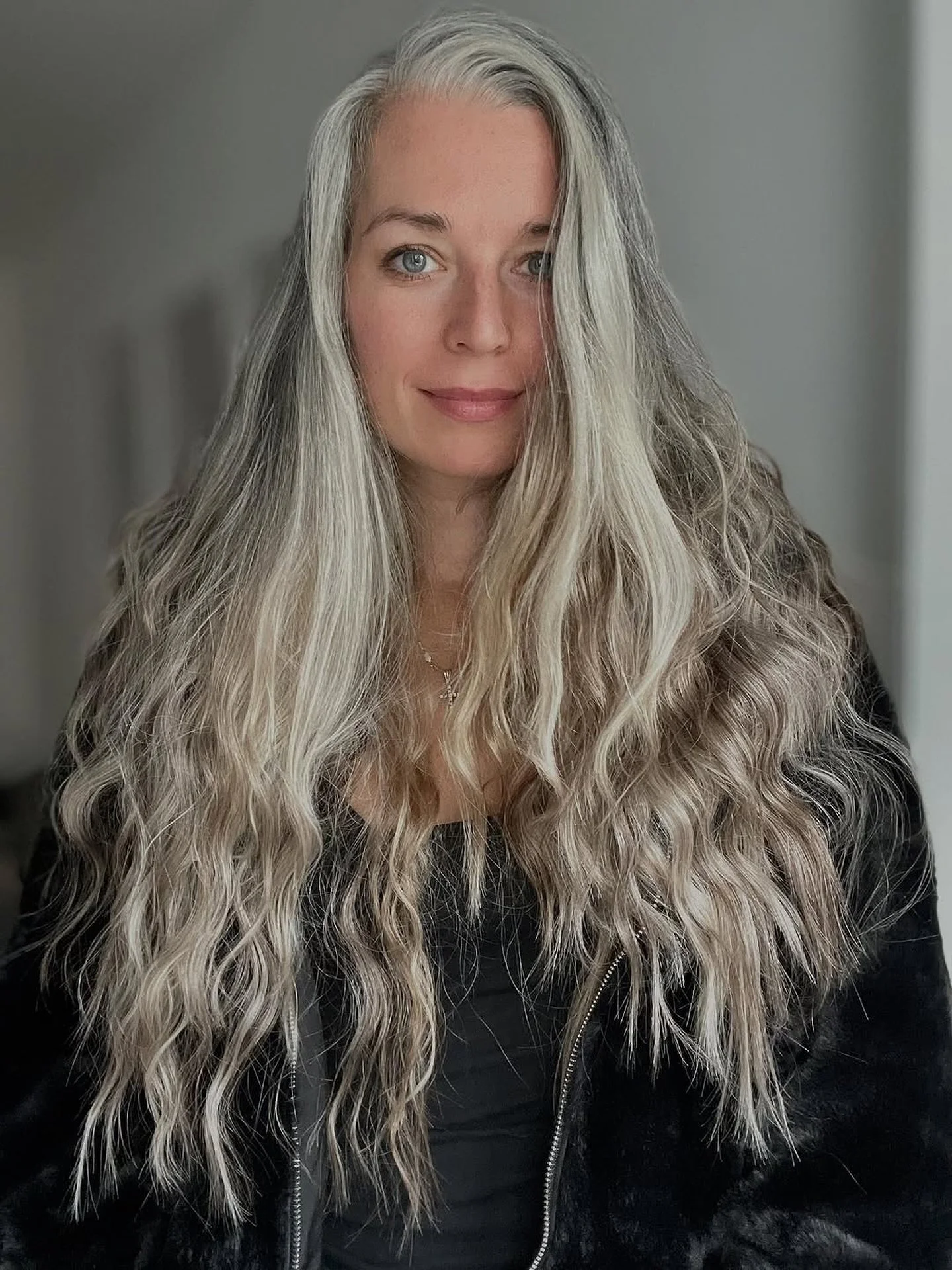 🤍 Silver &amp; White Hair Goals!
Let your natural beauty shine with Silvera &mdash; made to keep gray and white hair bright, soft, and luminous. 💫

✨ Boosts shine and softness
🧴 Neutralizes yellow tones
💧 Hydrates without heaviness

Tap the link 