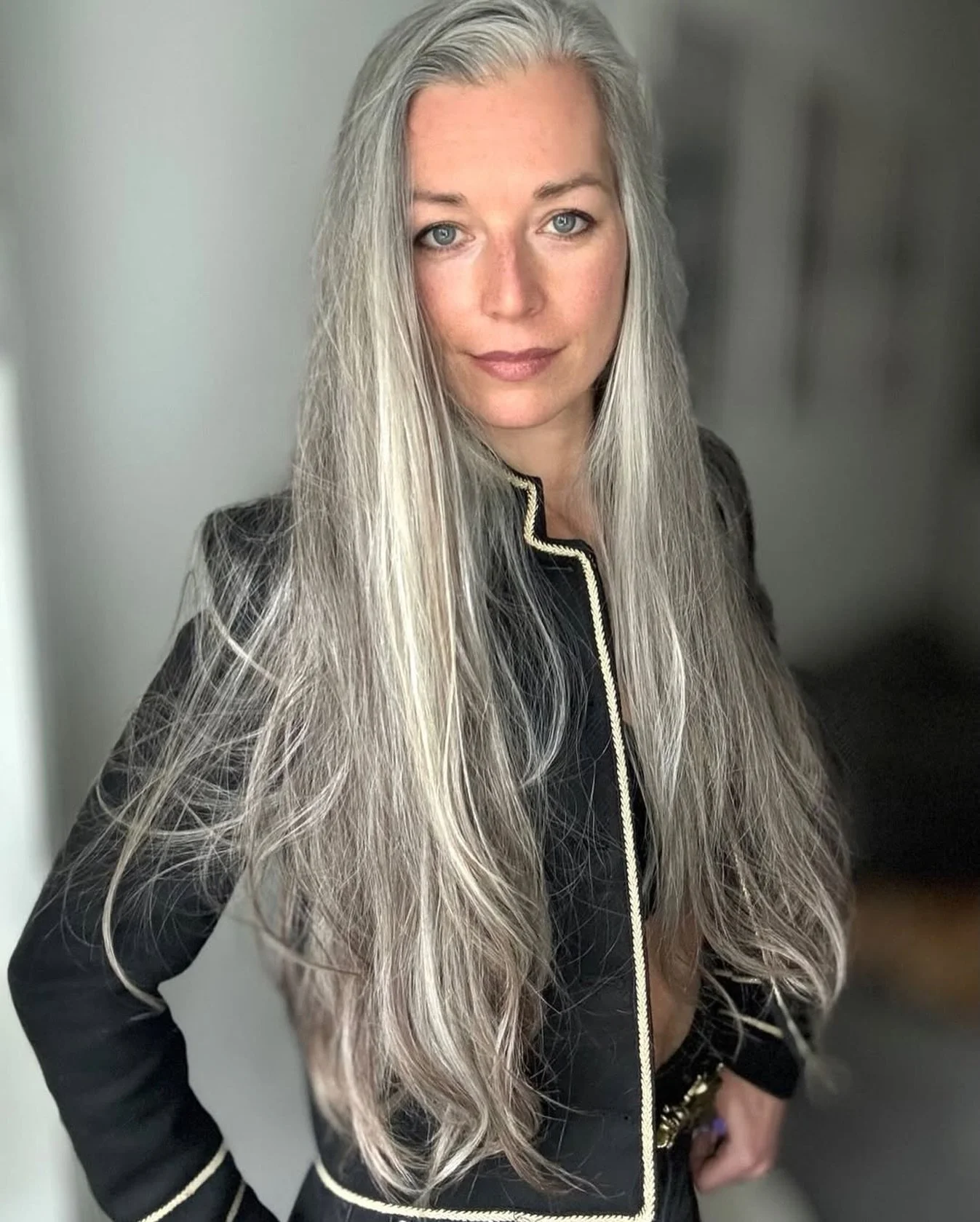 Silver isn&rsquo;t aging. ✨
It&rsquo;s evolving. 🔥

White and gray hair deserve specialized care &mdash; not purple overload. 💎

Silvera shampoo and conditioner are formulated with silver mica pigment and magnesium. 🧴

✔ Enhance natural silver ton