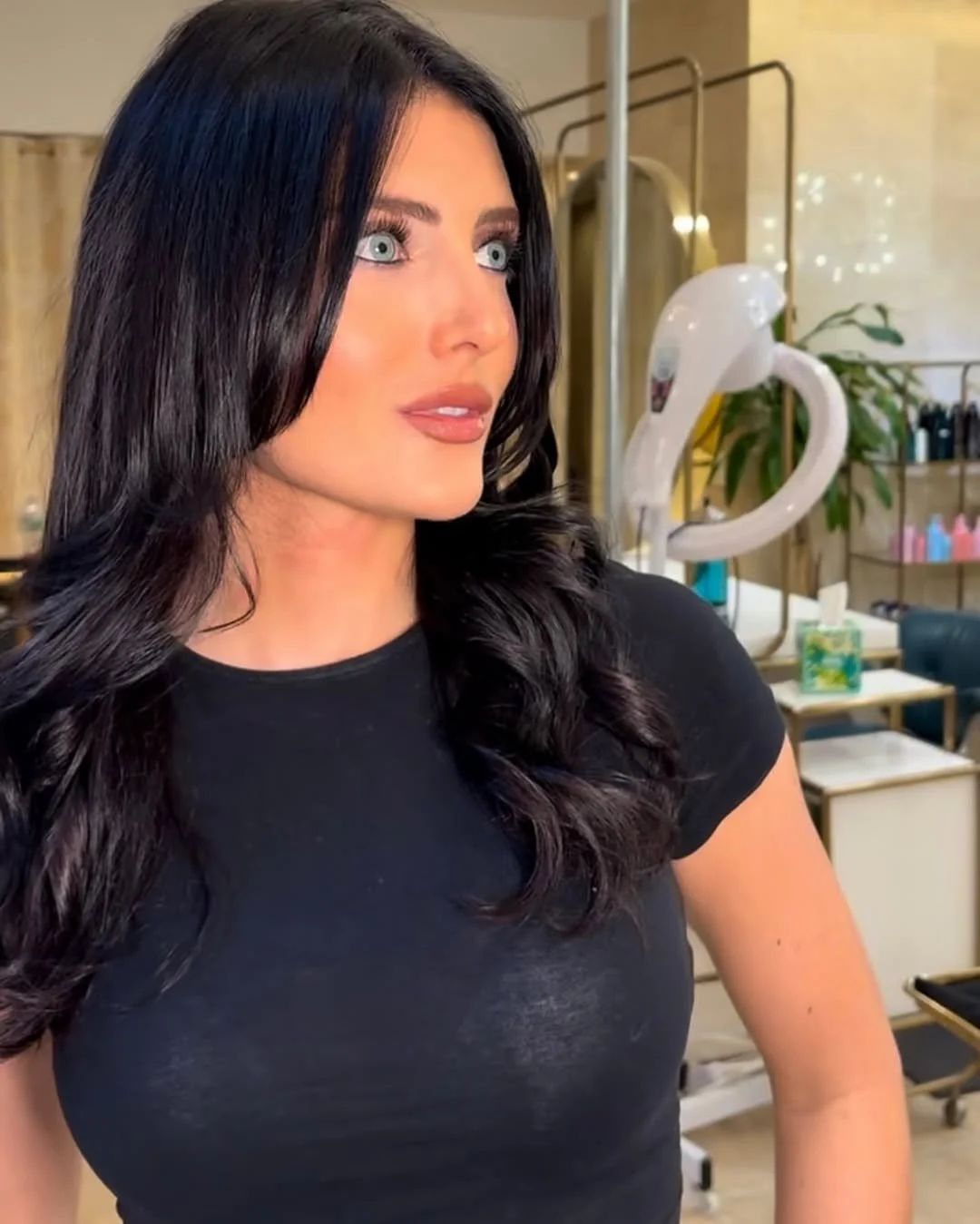 Why Pro Photos of Your Hair Matter (Lighting, Angles, and Shade Accuracy)