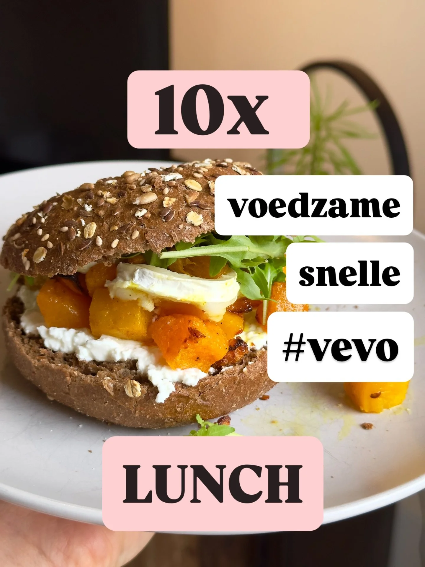 10x SNELLE VEVO LUNCH 🥙🔥- volg @dokterelise_ voor nog meer snelle voedzame lunch idee&euml;n 👩🏼&zwj;⚕️👈🏽 

1: rucola + zalm + avocado + gekookt ei + mozzarella + tomaatjes + walnoten + gebakken groente (hier paprika/champignon) + cottage cheese