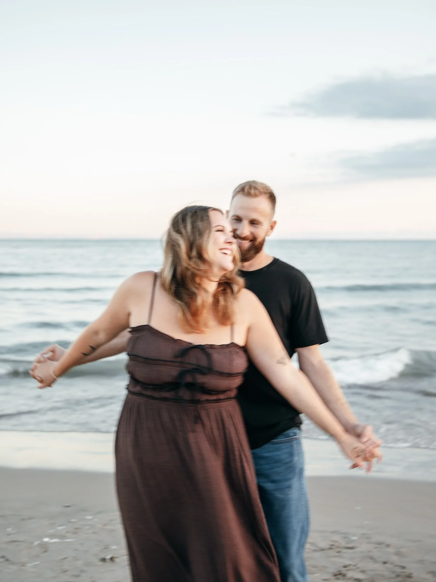 Let&rsquo;s frolic on the beach together 🌊☀️

We don&rsquo;t have many summer nights left to get a beach shoot in!

#couplephotoshoot #familyphotoshoot #ldnontario #ldnontphotographer #519local