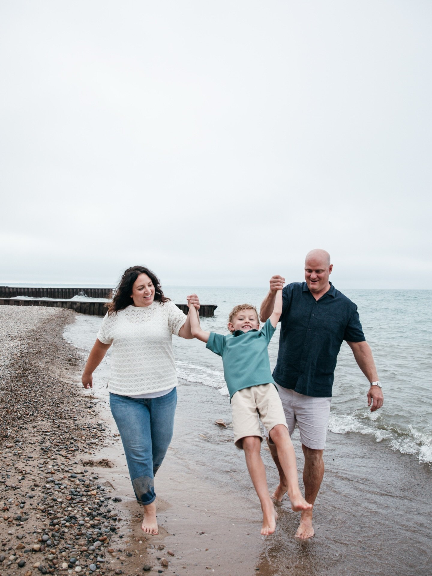 I&rsquo;m super behind sharing all my shoots since the summer so while I&rsquo;m off recovering my carpal tunnel surgery and not able to pick up my camera I thought now was the best time to catch y&rsquo;all up 💕 

Family Photography 
Lifestyle Phot