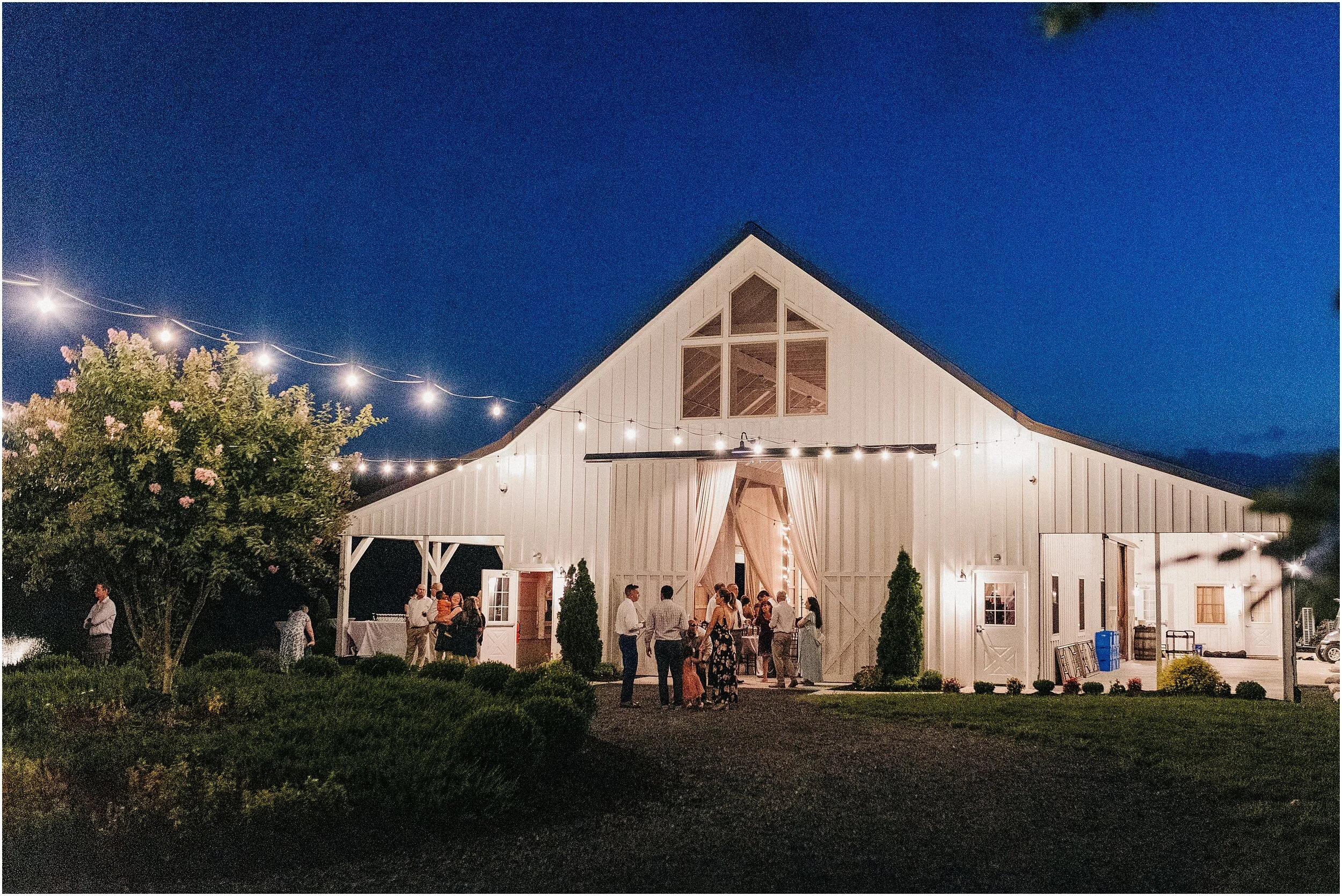 kylan barn wedding photographer_7999.jpg