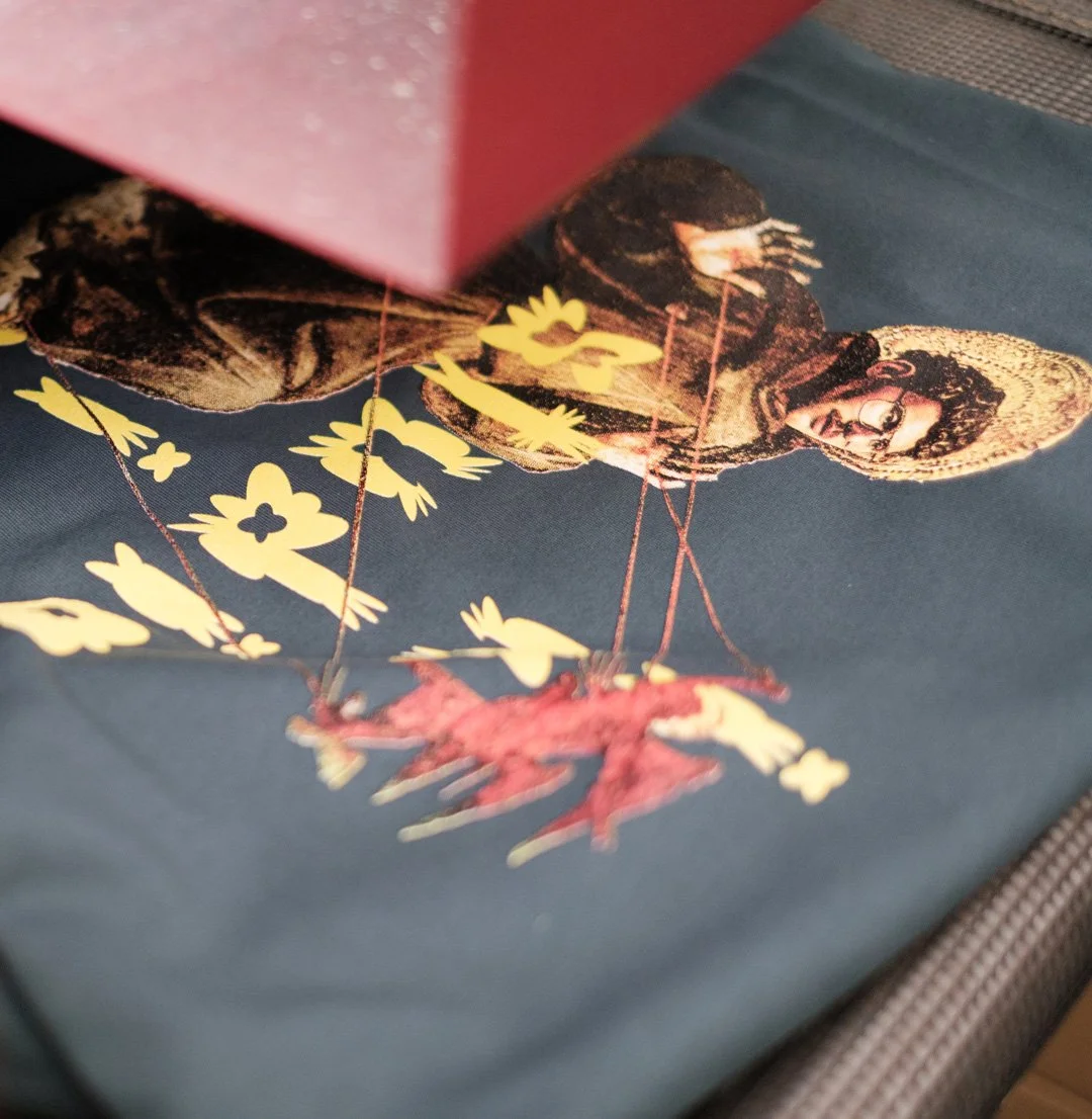 CMYK Raster-Siebdruck auf T-Shirts.