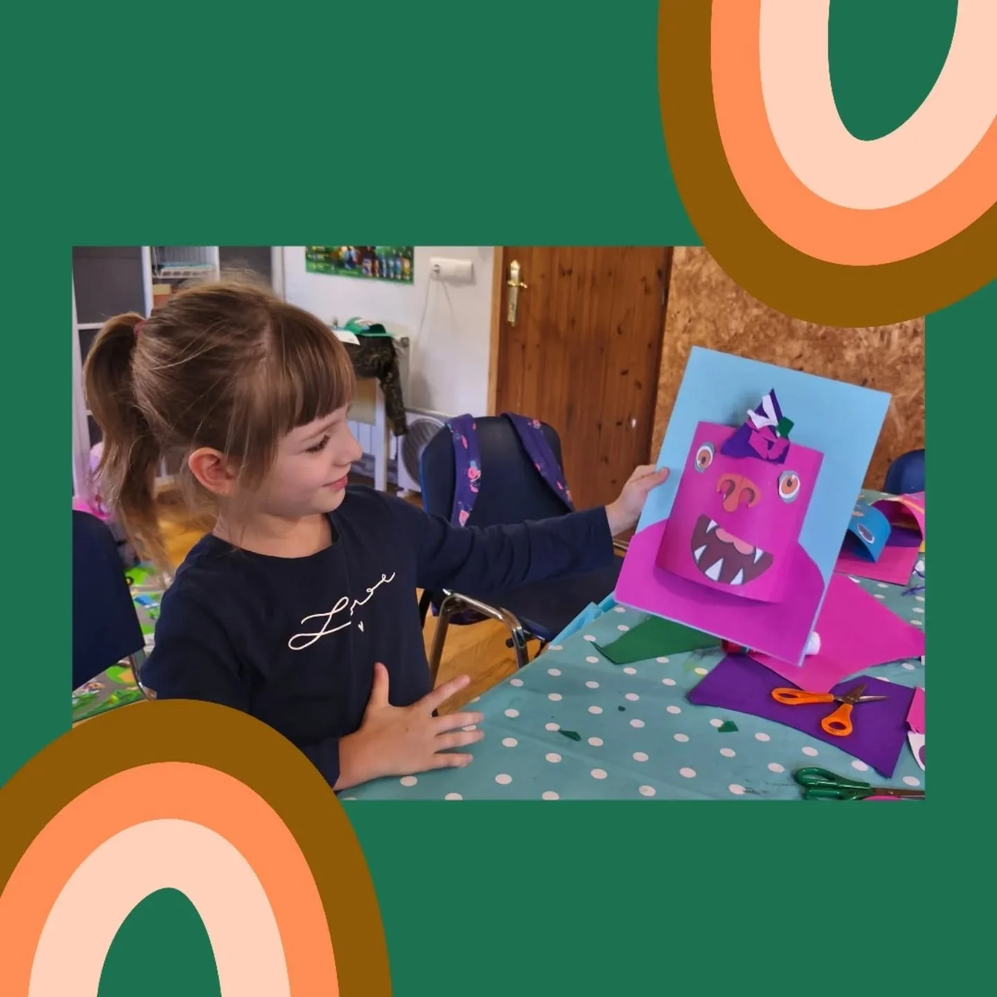 🧡🎃👻🧟Aquest Halloween aprenem sobre les parts del cos creant monstres a les nostres classes d'art en angl&egrave;s.
Aprendre de manera activa i din&agrave;mica &eacute;s especialment efica&ccedil; per als nens petits. 
La llengua no nom&eacute;s s