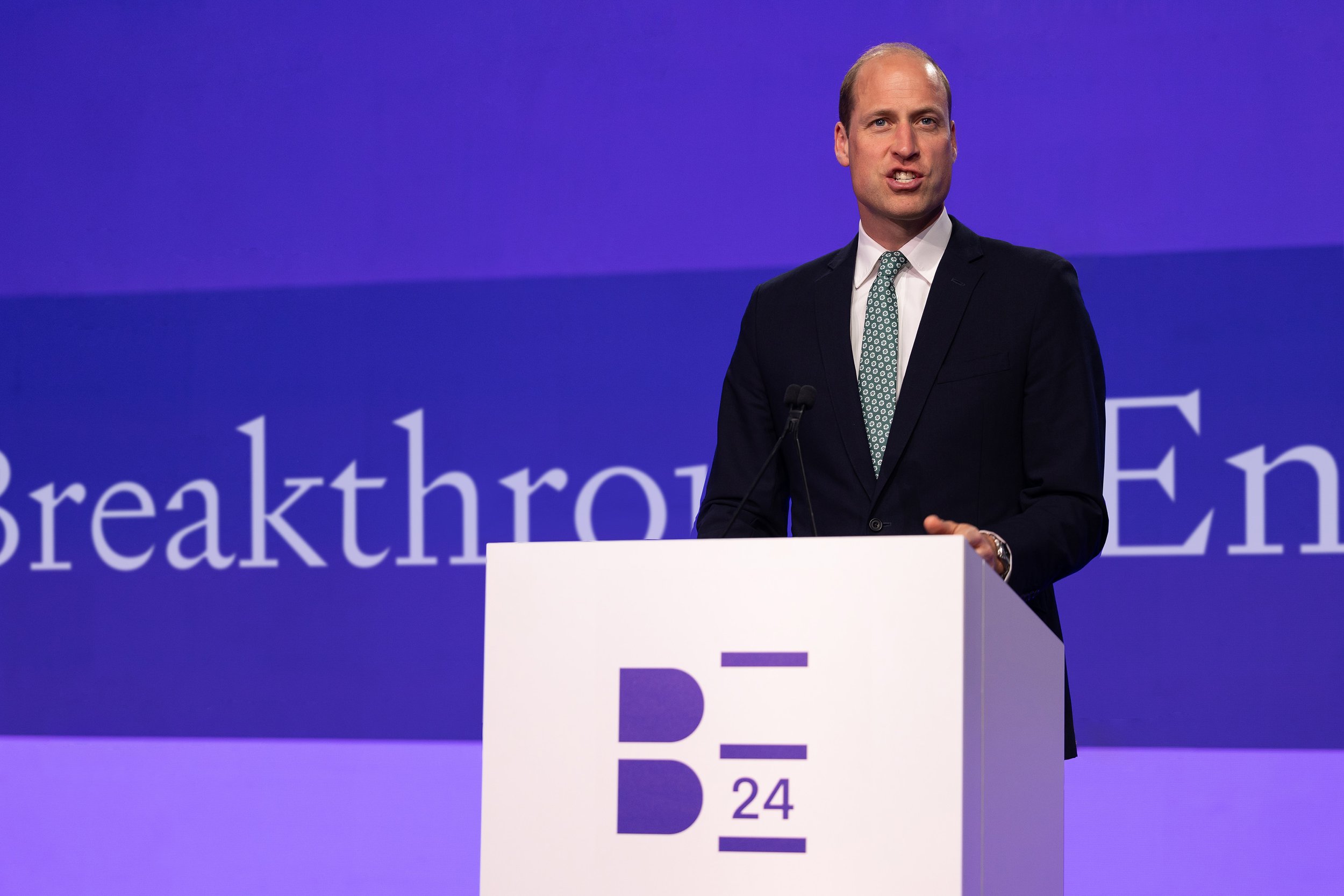 02_Prins_William_stage_photo_by_Breakthrough_energy.jpg