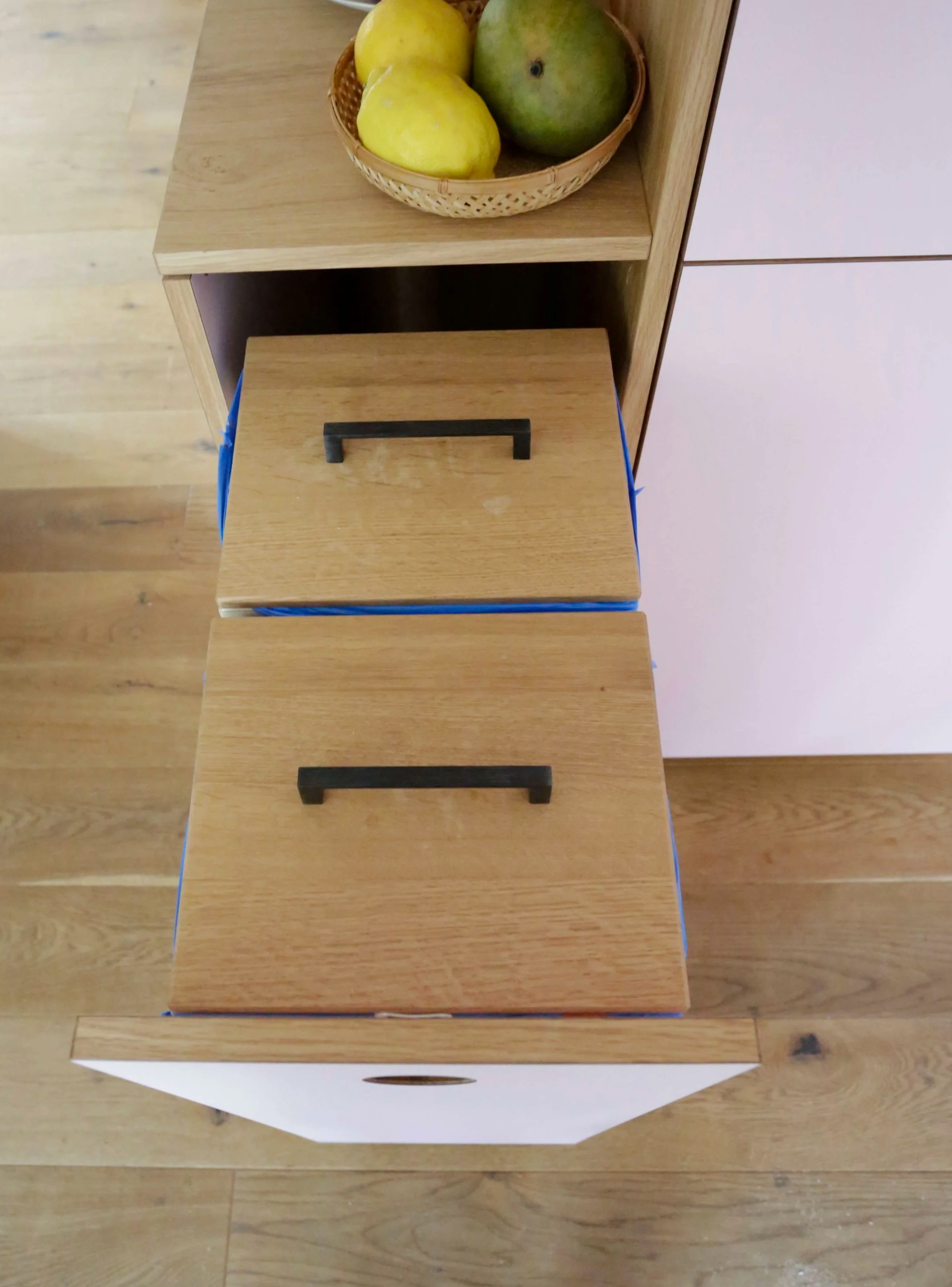 Mülleimer-Auszug Schreinerarbeit